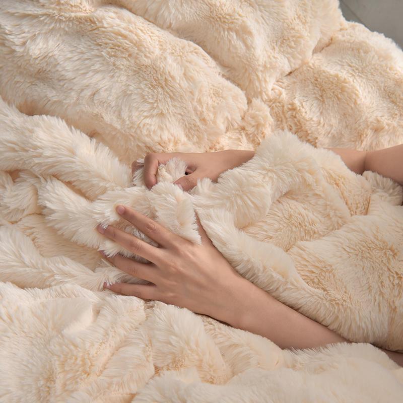 Solid Color Faux Fur Duvet Cover Set, 3 Counts/set Including 1 Duvet Cover & 1/2 Pillowcases without Filler, Room Accessories Soft Comfortable Bedding Set for Bedroom, Fuzzy Duvet Cover