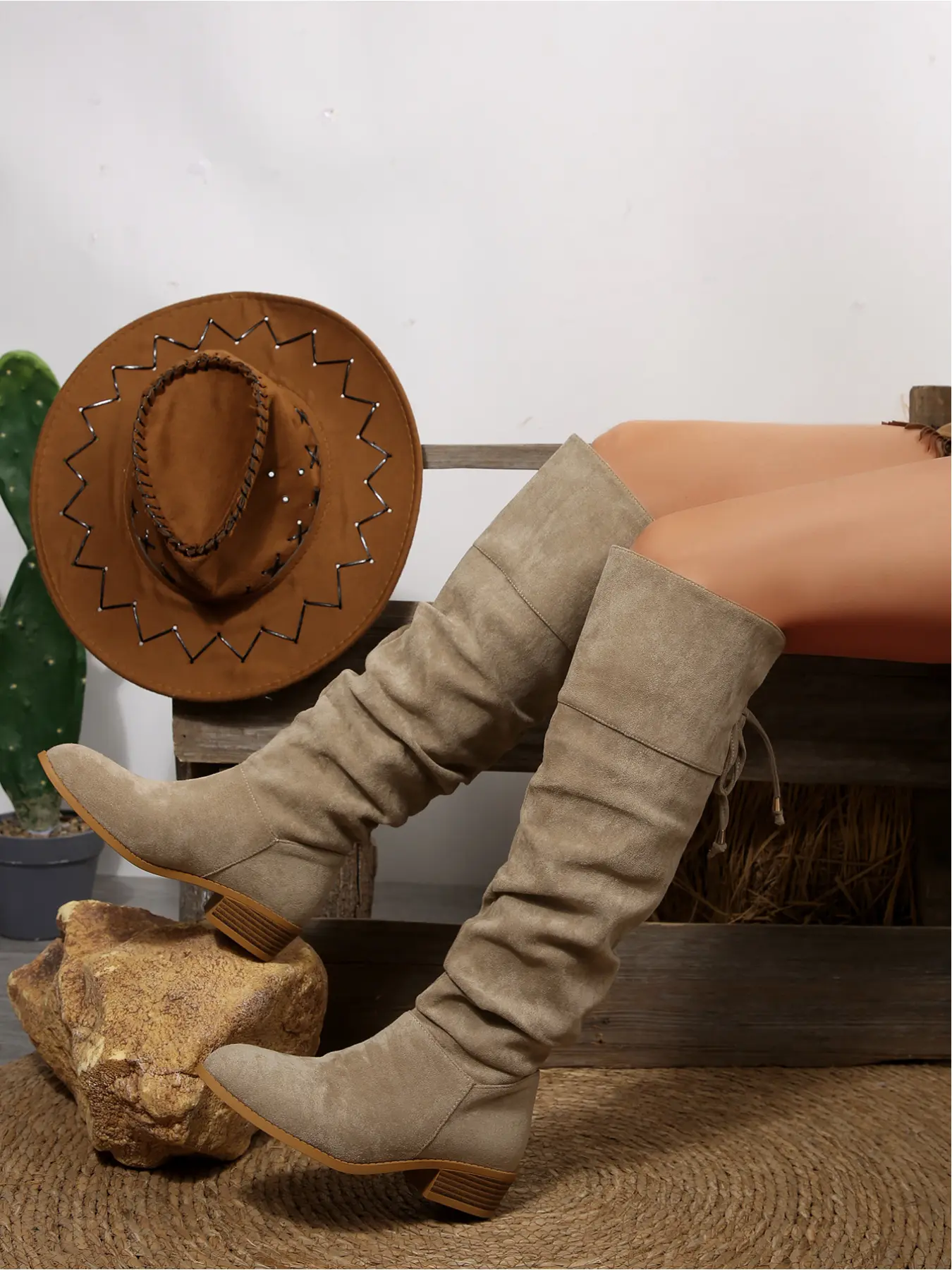 Women's new autumn and winter pleated stacked western boots, over-the-knee boots with back drawstring, low chunky heel, loose long boots suitable for Christmas, New Year, music festivals, dates, parties, and everyday wear Slouchy Boots