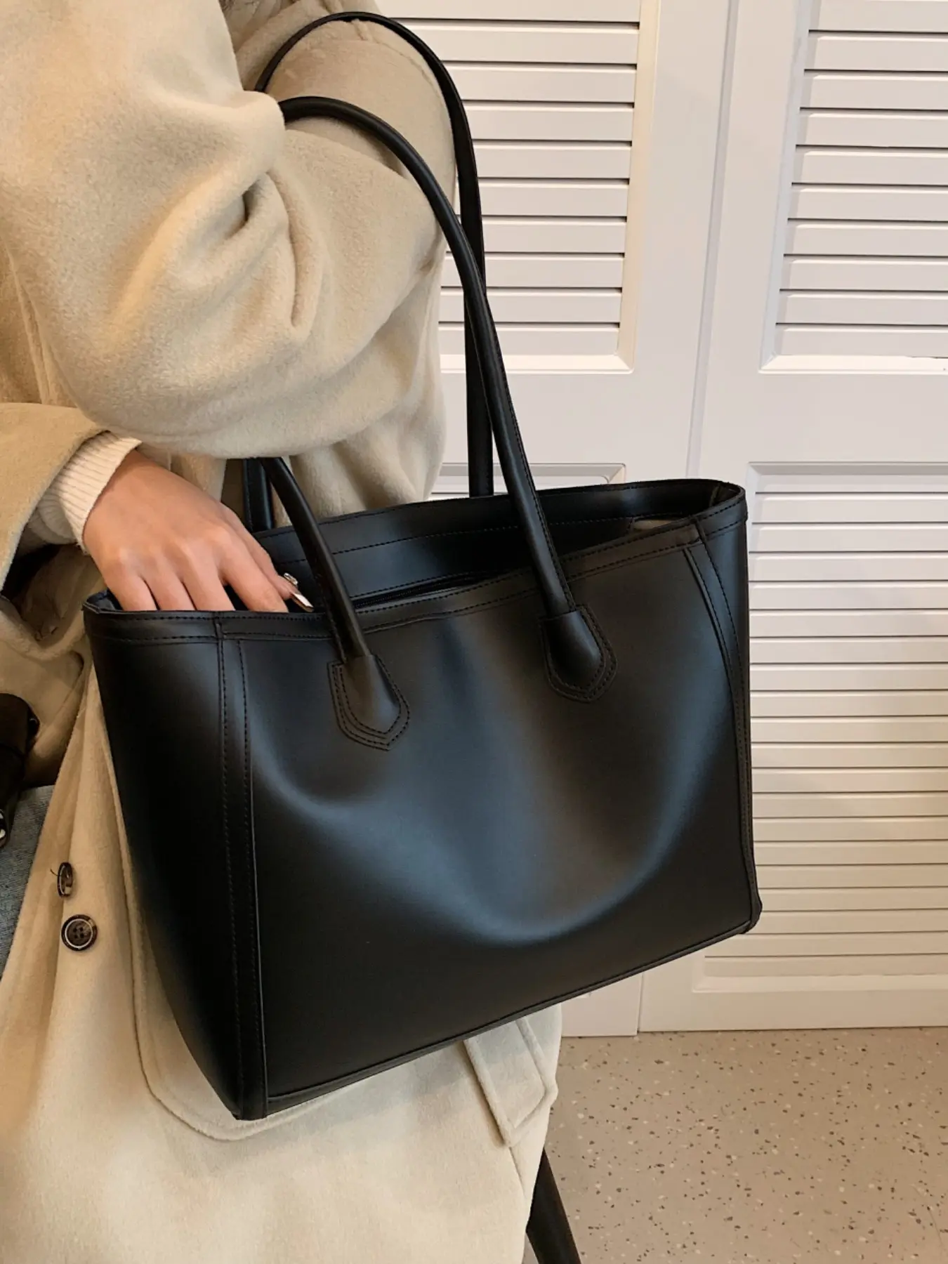 Large Vintage High-Capacity Tote Bag for Women, New Trendy Korean Style Versatile Underarm Bag, Fashion Single Shoulder Commute Bag, Shoulder Totes, Fashionable Bags, Casual Commuting Bag