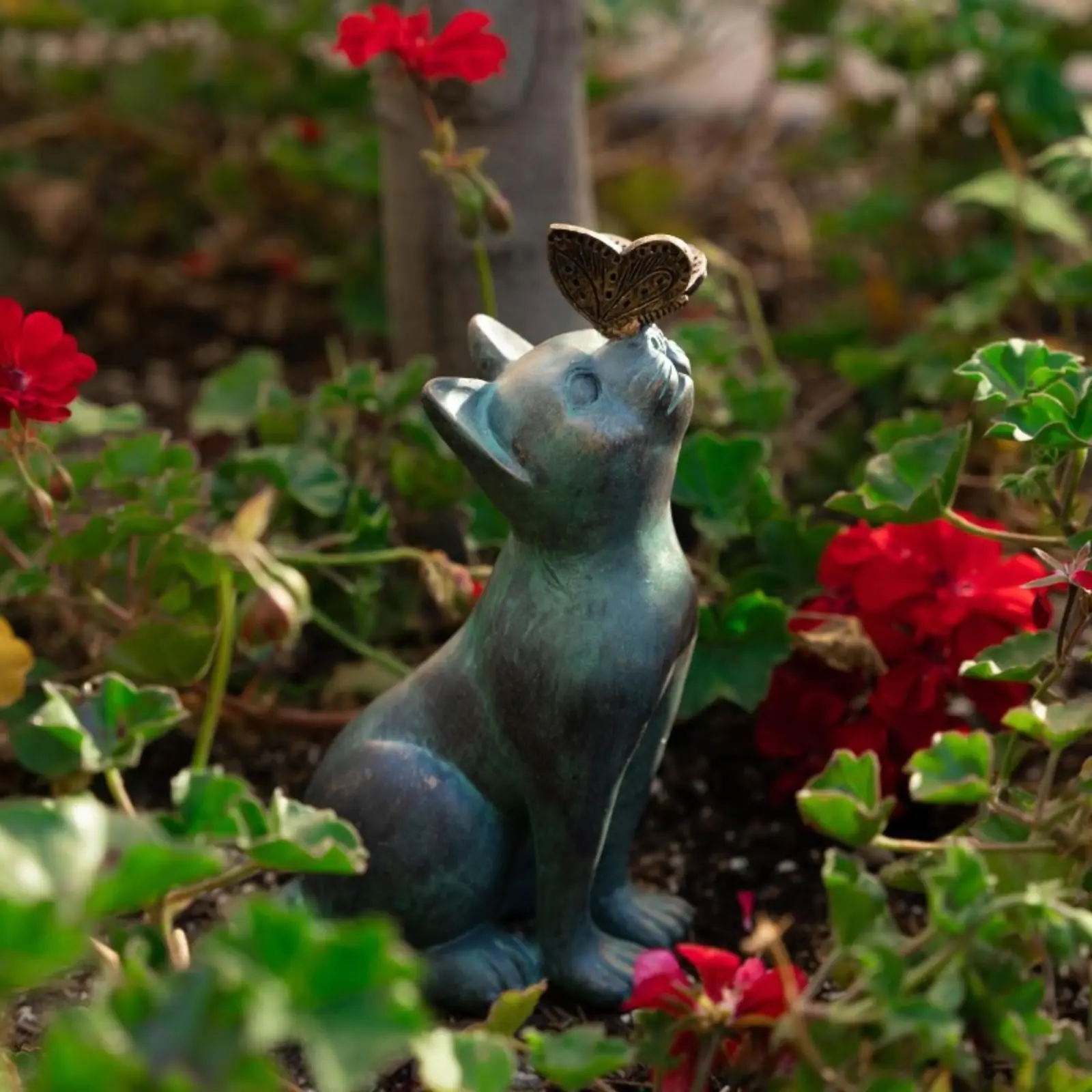 Cat Butterfly Garden Statue Decor Antique Bronze Patina Sitting Kitten Resin Yard Ornament Vintage Faux Metal Cat With Butterfly Nose Outdoor Sculpture Whimsical Cute Animal Figurine For Lawn Patio Flower Pot Landscape Weatherproof Hand Painted Rustic Ret