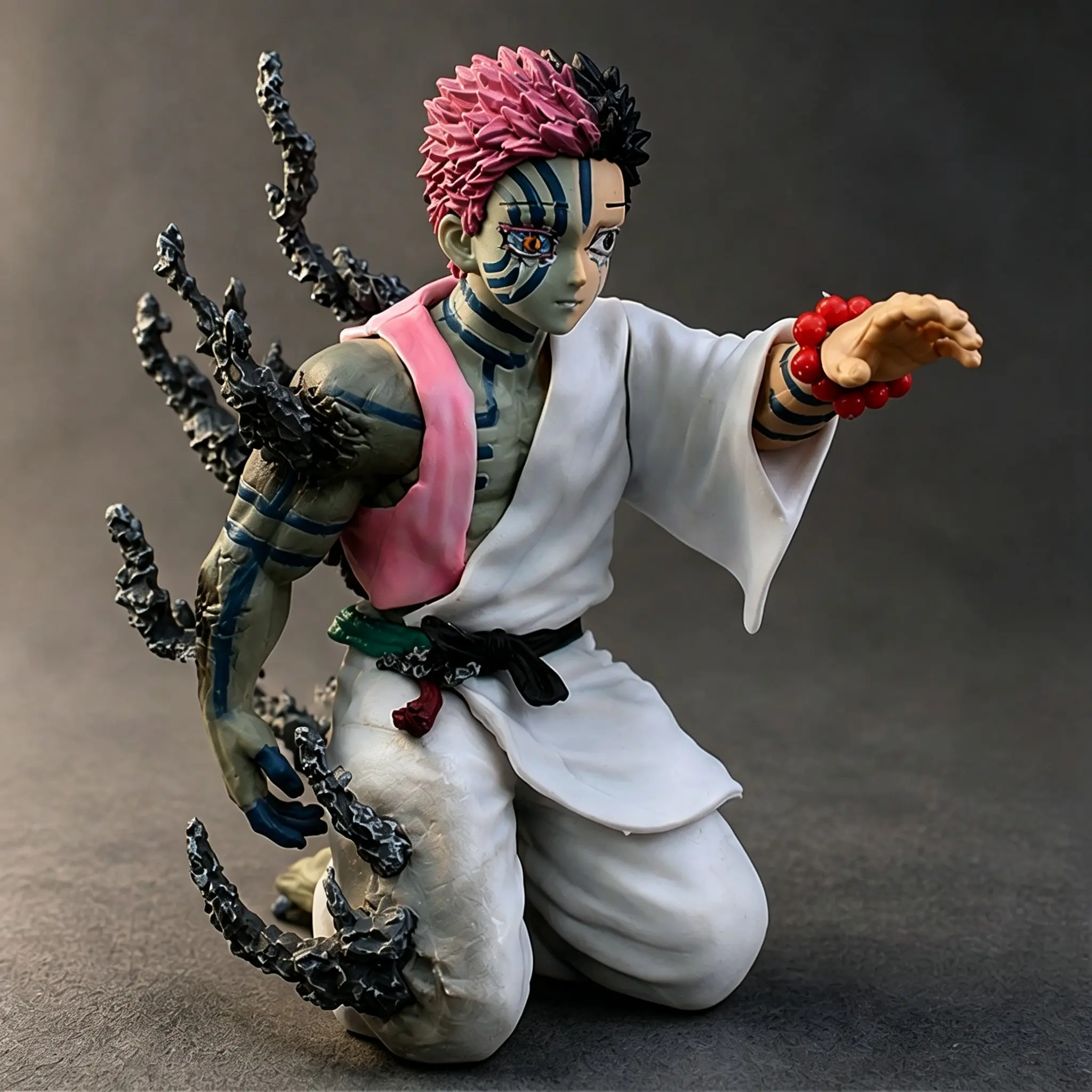 Demon Slayer Upper Three Kibutsuji Handmade Figure, 14cm Height, Interchangeable Heads, Detailed Design, Perfect Gift for Fans