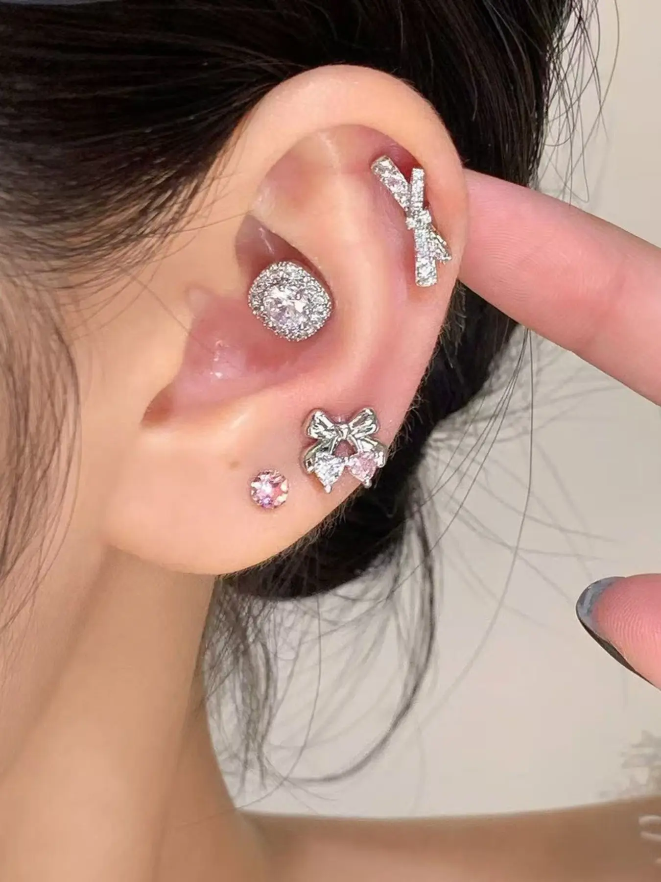 4 Pcs Fashion Bow Heart Decorative Tragus Cartilage Earrings for Women, Casual Alloy Chain, All Seasons, Choking Hazard Warning, Daily Wear