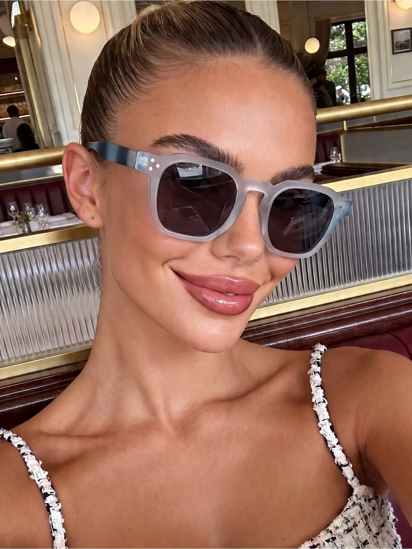 1 pair of men's and women's geometric fashion sunglasses, suitable for street photography, beach vacations, festival outfits, outing outfits, family outings, travel, parties, driving, and camping.