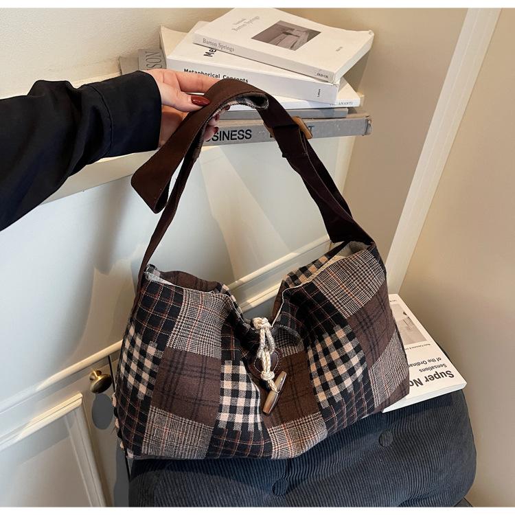 New Winter Plaid Crossbody Bag Fashion Retro Texture Square Shoulder Bag Lightweight Casual Leisure Large Capacty Coach Bag