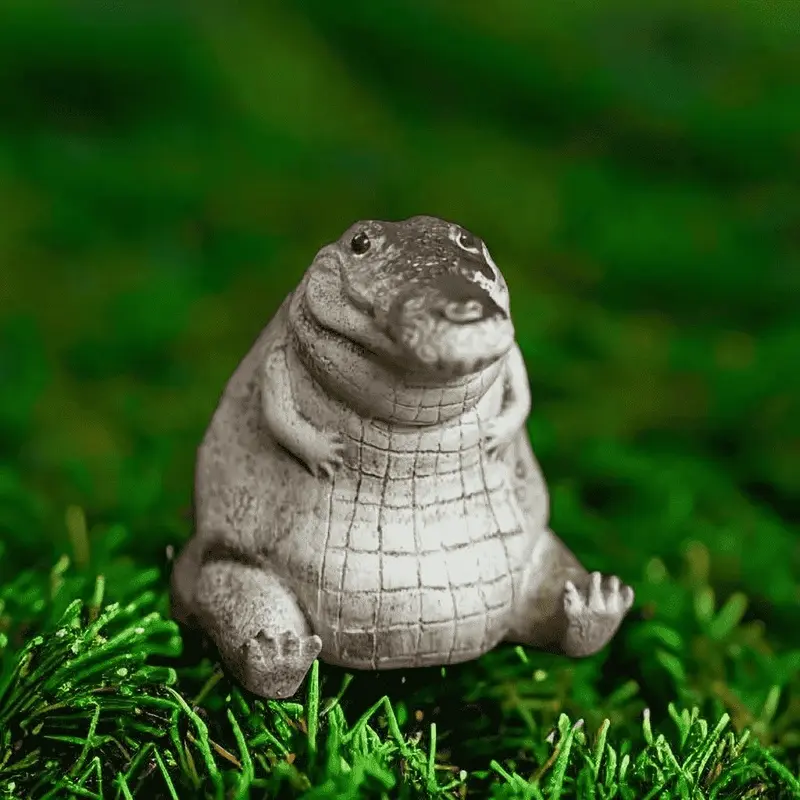 Amusing Mini Fat Crocodile Alligator Statue, Resin Ceramic Hand‑Crafted Collectible Figurine, Creative Tea Pet Desktop Ornament for Indoor Home & Garden Mini Landscape Decoration