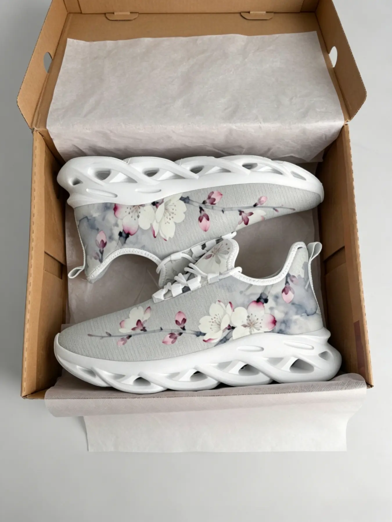 1 Pair Street Style Unisex Chunky Sneakers, Elegant Ink Wash Cherry Blossom Print Design, Light Breathable Anti-Slip Thick Sole, Trendy Footwear For Commute And Travel Looks
