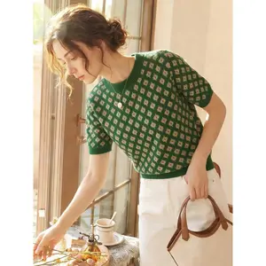 18ACTIVEKITWomen's casual loose short sleeved round neck checkered pattern top, spring and summer knitted commuting suit, random printed design, lightweight knitted sweater