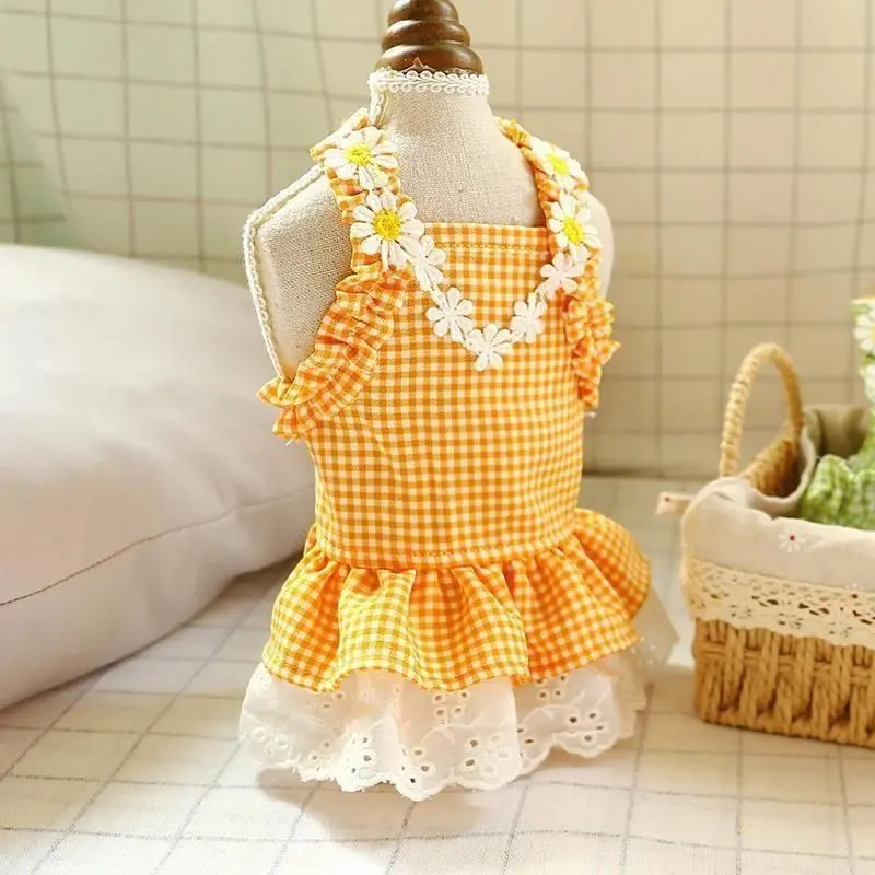 Pet Dress for Dogs and Cats, Cute Lady Style, Perfect for Outings, Single Piece, Floral Design, Adorable Fashion for Pets