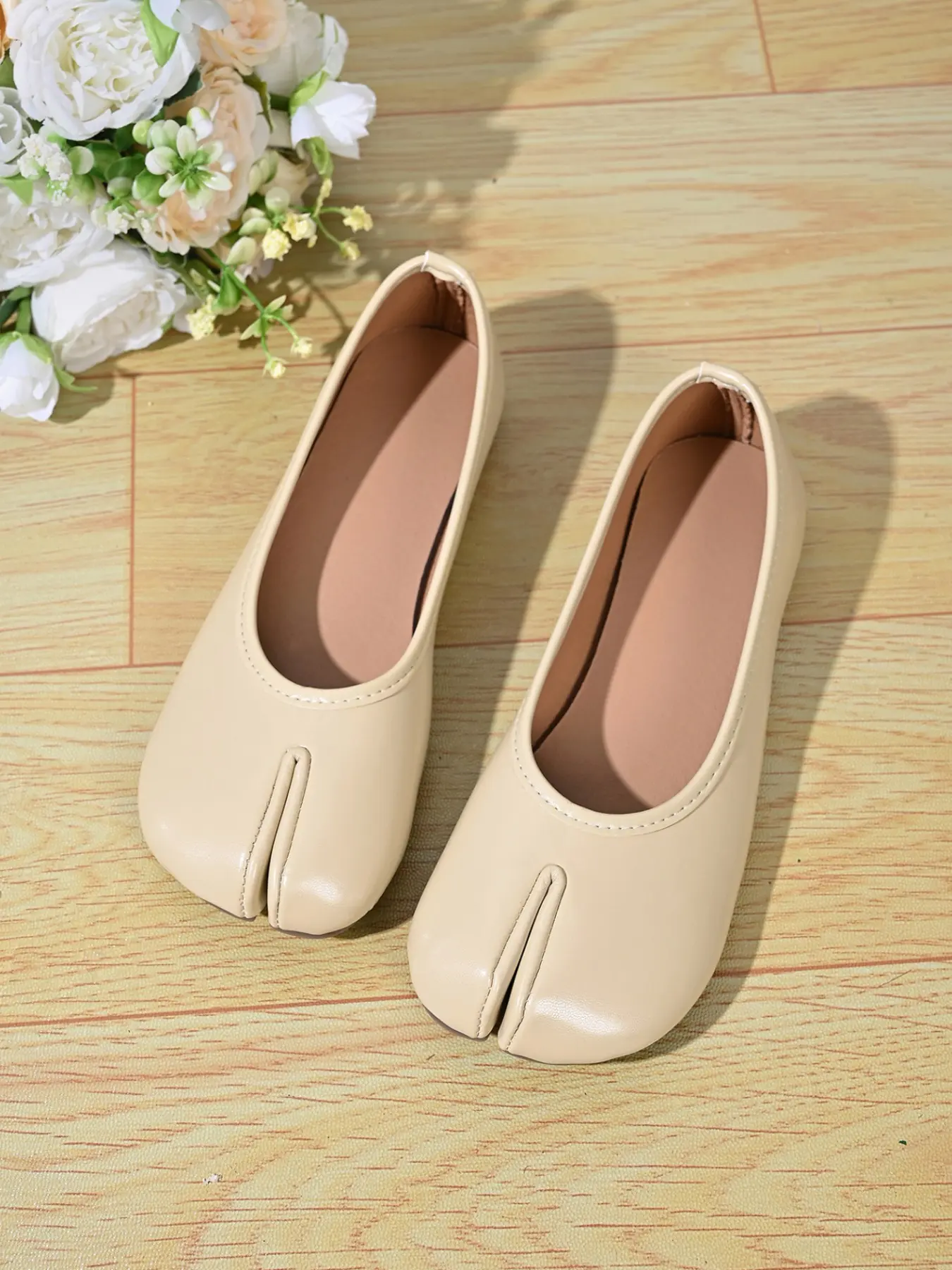 Women's Soft Smooth Faux Leather Slip On Split Toe Closed Round Ballet Flat Shoes Soft Contoured Cushioned Insole Non Slip Zero Heel All Day Walking Daily Minimal Retro Casual Footwear Black Beige Coffee Red Four Neutral & Bold Summer Fashion Tones