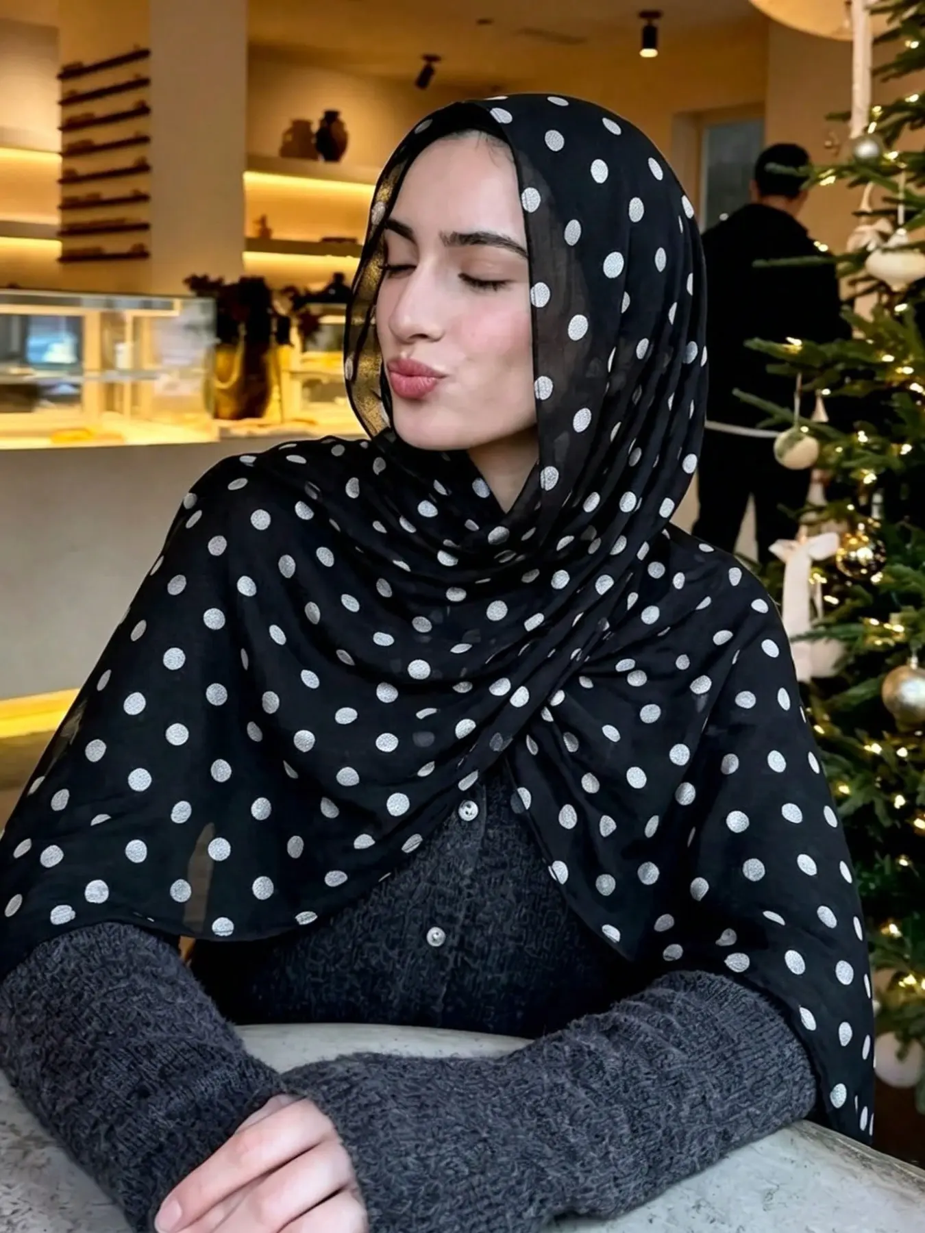 1pc Fashion Retro Polka Dot Voile Hijab Scarf, Head Scarf For Muslim, Suitable for Daily Wear, Sundays, Accessories, Beach Towels, Casual Style