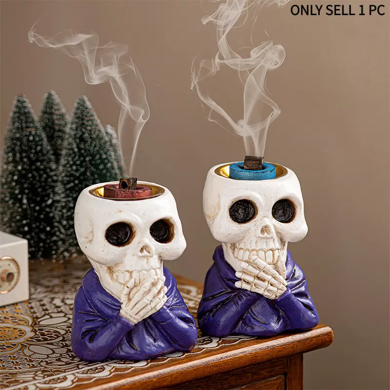 Resin Creative Smirking Skull Incense Burner, Incense Holder, Horror Gothic Style Aroma Diffuser, European Desktop Living Room Decor, Halloween Gifts for Adults
