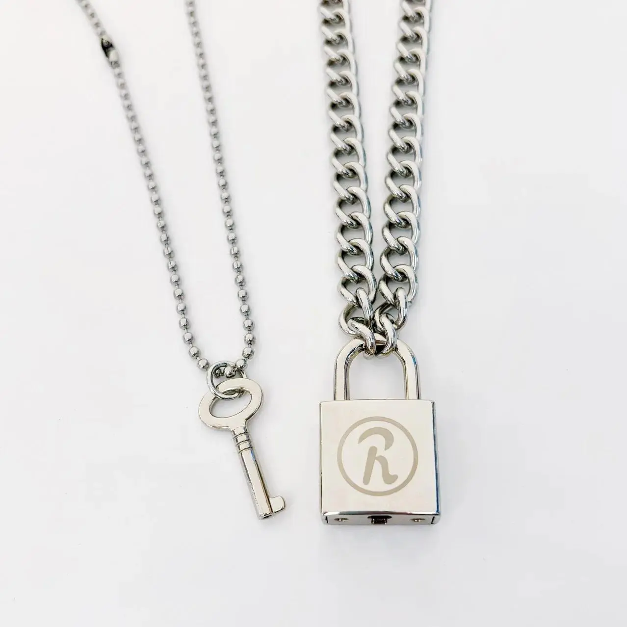 Female New Fashion Ooskia Nana Couple Necklace Ren Lock Key Pendant Cosplay Choker Jewelry Accessories Lovely Gift for Her