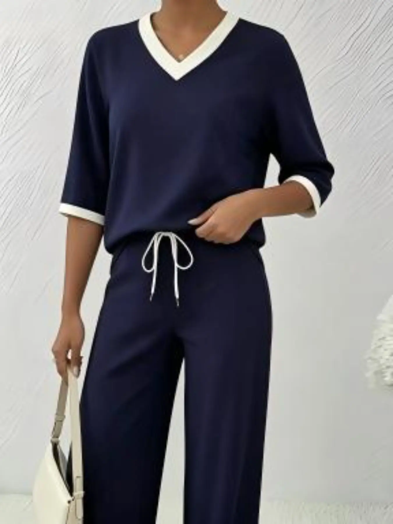 Women's Casual Two-Piece Set, Colorblock Trimmed V-Neck Half-Sleeve Top + Drawstring Wide-Leg Pants, Comfortable and Stylish