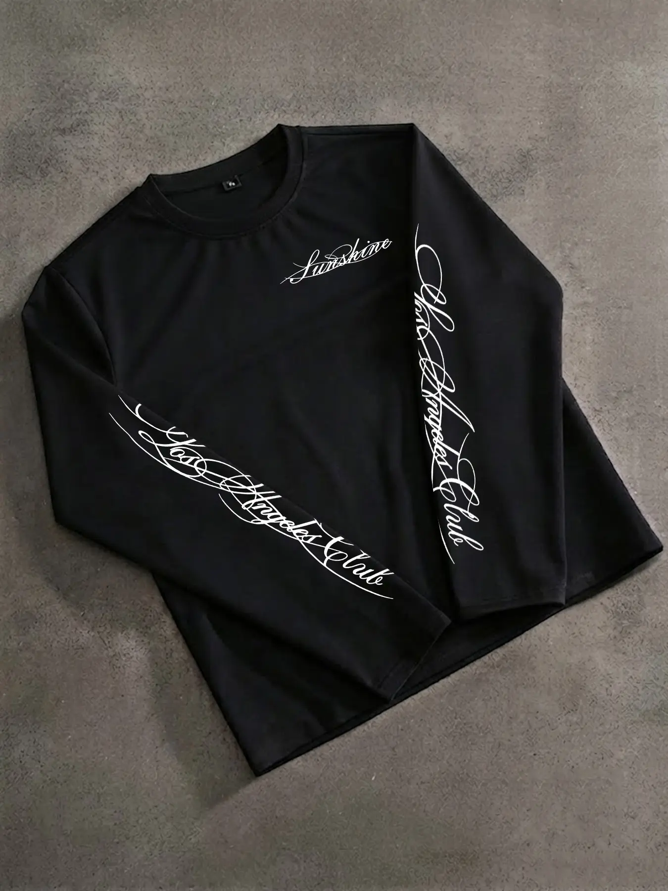 Men's Long Sleeve T-Shirt with Chicano Script Sleeve Print, Vintage LA Sunshine Club Black Basic Crew Neck Top, Y2K Streetwear Versatile Undershirt for Gym & Daily Casual Wear