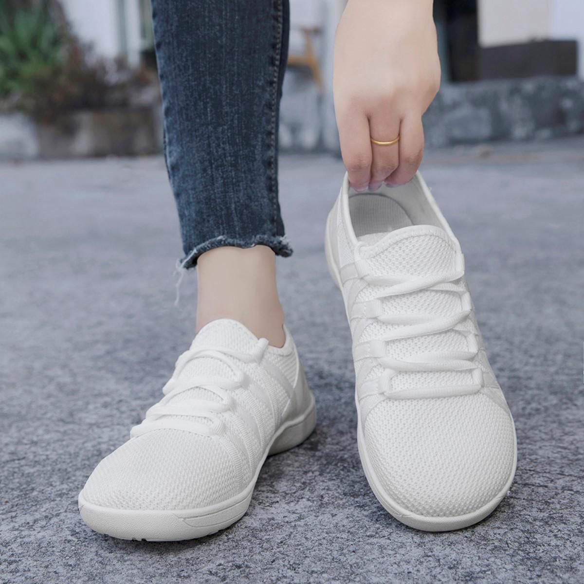 Women's Barefoot Style Zero Drop Non Slip Sneakers Wide Toe Box Slip On Low Top Casual Trainers for Beach Outdoor Running Walking Lightweight Flexible Comfort Fit Shoes