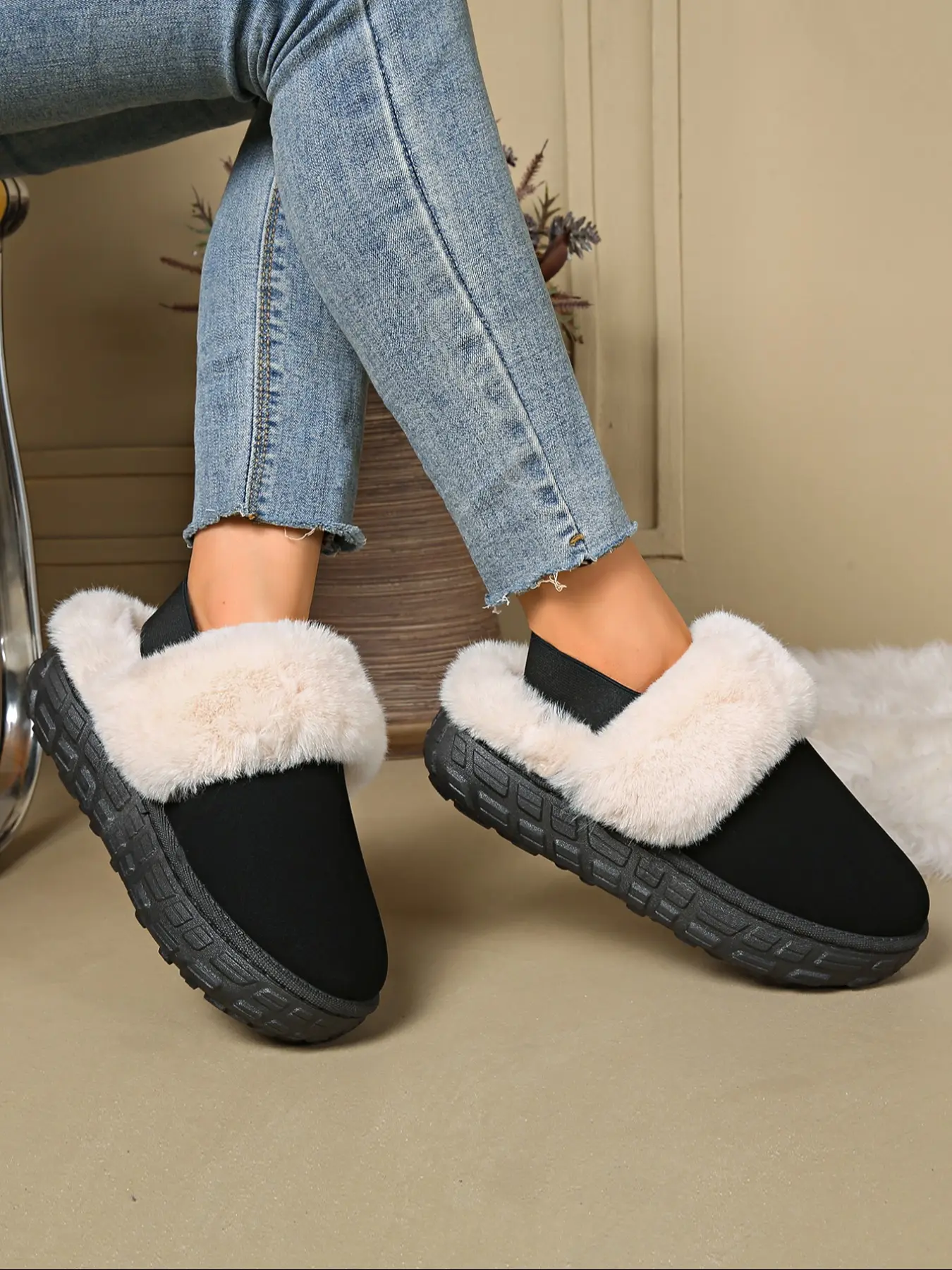 Thick Rubber Sole Fuzzy Slippers for Home Use, Non-Slip Flat Bottom, Couples' Fashion Simple Warm Winter Shoes, Indoor Outdoor Women's Footwear