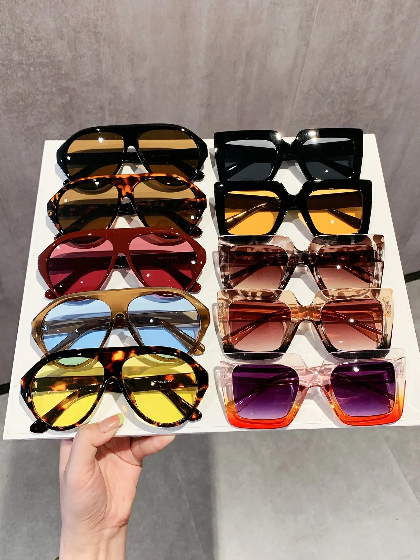 10 Pairs Women's Large Frame Oval Glasses, Vintage Fashion Eyewear, Perfect for Runway, Beach Parties, Street Style, All Seasons