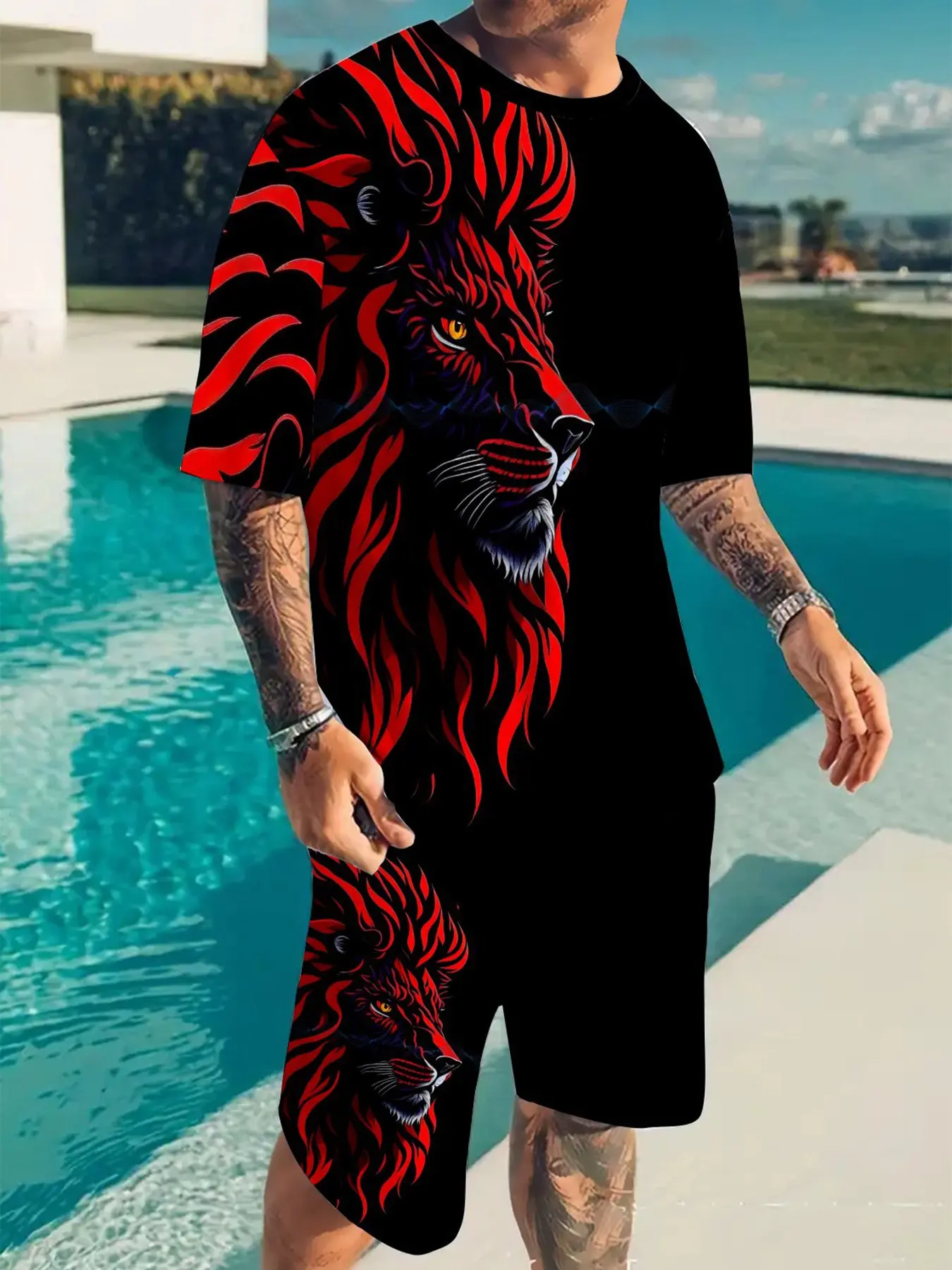 Men's 2-piece lion print crew neck T-shirt and shorts set, stylish everyday, sporty, and holiday casual wear, machine washable.