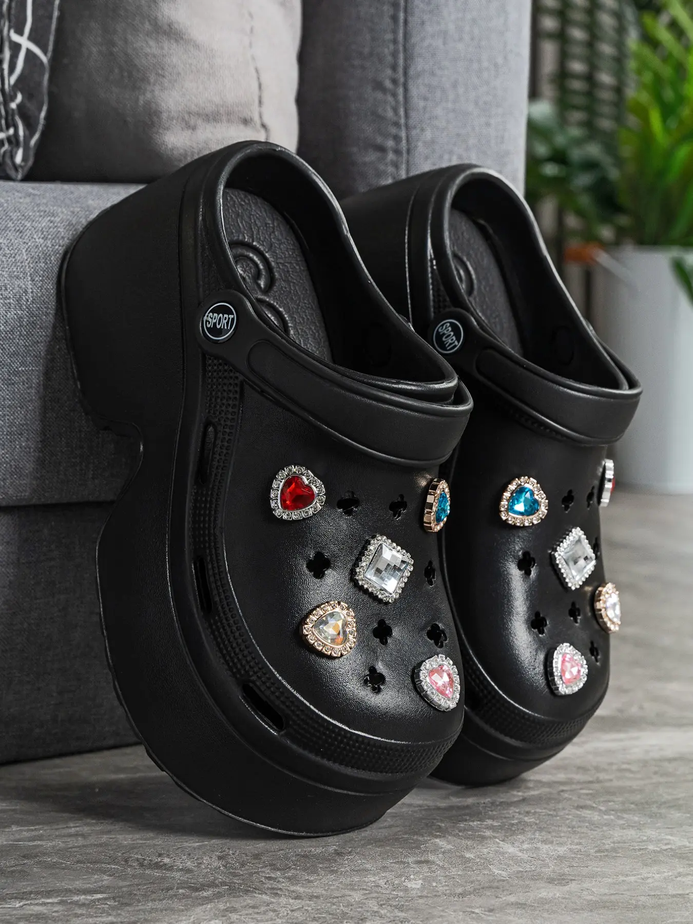 Women's Summer Thick Sole Shoes, Clog Slippers, Detachable Crystal Decor, Hollow Out Design, Vacation & Holiday Footwear, Seasonal Promotion Item