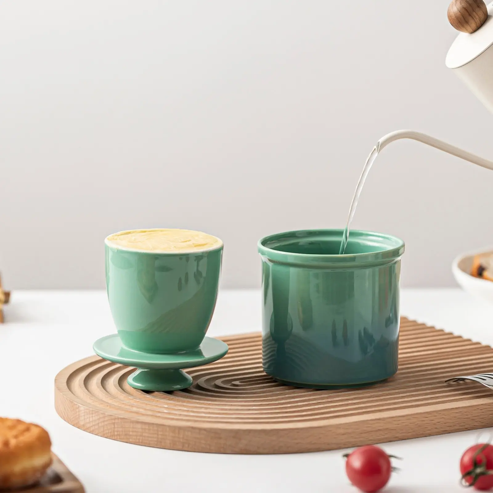 Ceramic Butter Crock with Water Seal, Keeps Butter Soft Fresh & Spreadable, Ideal for Kitchen Storage Containers, Durable Ceramic Material