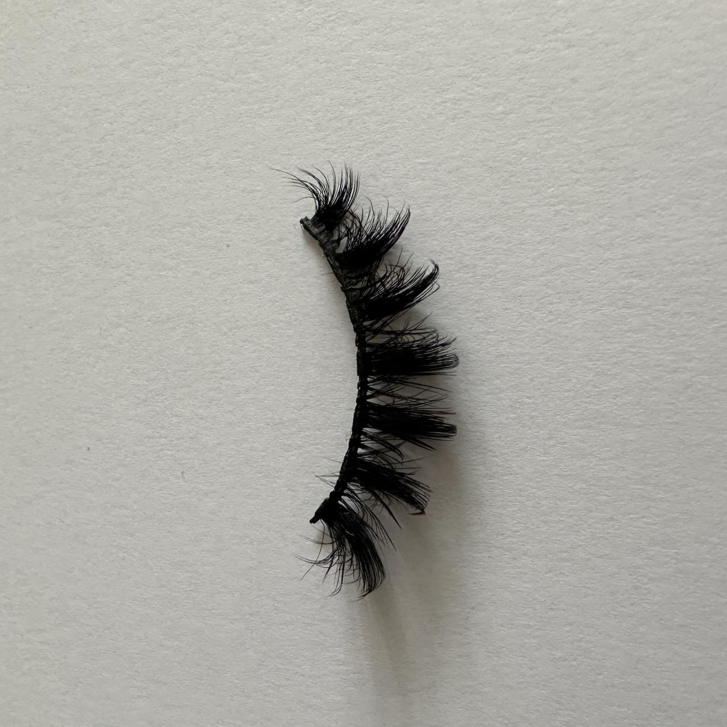 Voluminous False Eyelashes, Volume False Lashes, Fluffy Eyelash Clusters, Curly & Thick Faux Cluster Lashes for Eyelash Extensions, Eye Makeup Product for Women, DIY Eyelash Extension Cosmetic Gift, False Eyelash Set