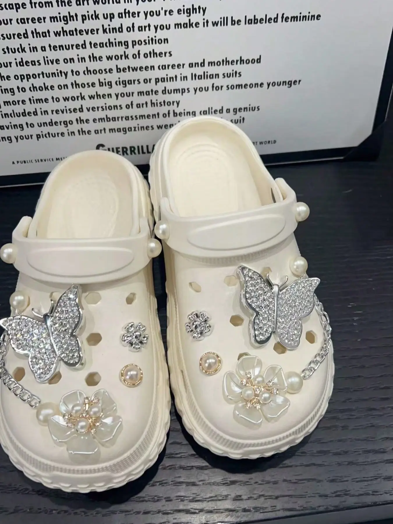 New Women's Holey Shoes, Comfortable Sandals for Outdoor Beach Indoor Use, Durable Non-Slip Soft Sole, Fashionable Ladies Slippers, Indoor Outdoor Footwear