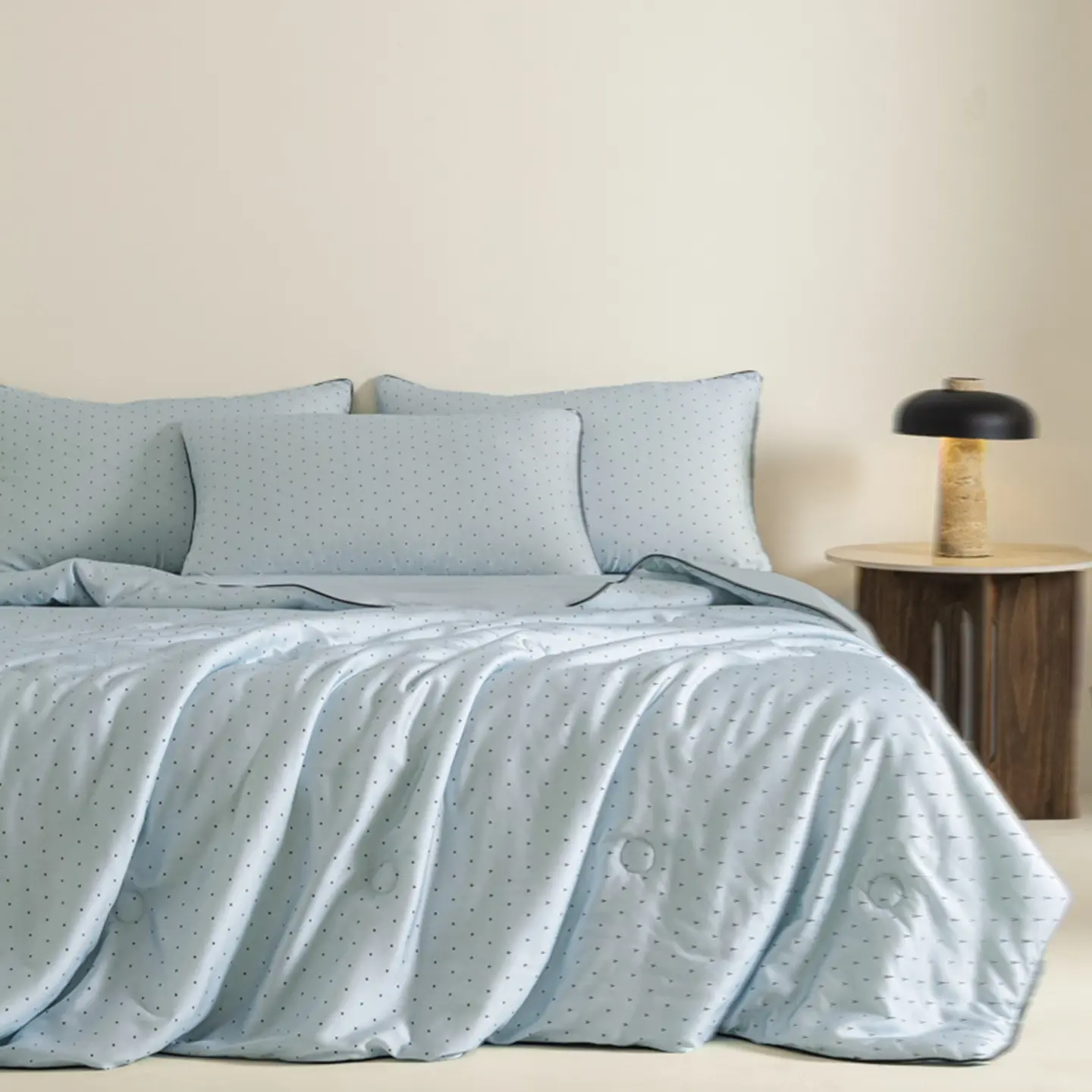 Elegant Comfortable Summer Quilt, Soft Touch, Breathable, Cool, All-Season Use, Ideal for Bedroom and Guest Room
