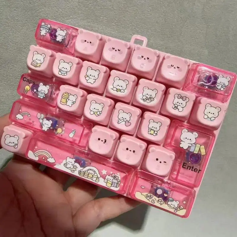 26-Key Pink Keyboard Fidget Toy, Cute Bear-Themed Clicker Pad with Pastel Buttons, Portable Sensory Desk Toy for Satisfying Button Pressing, Travel, Backpack, School & Everyday Fidgeting