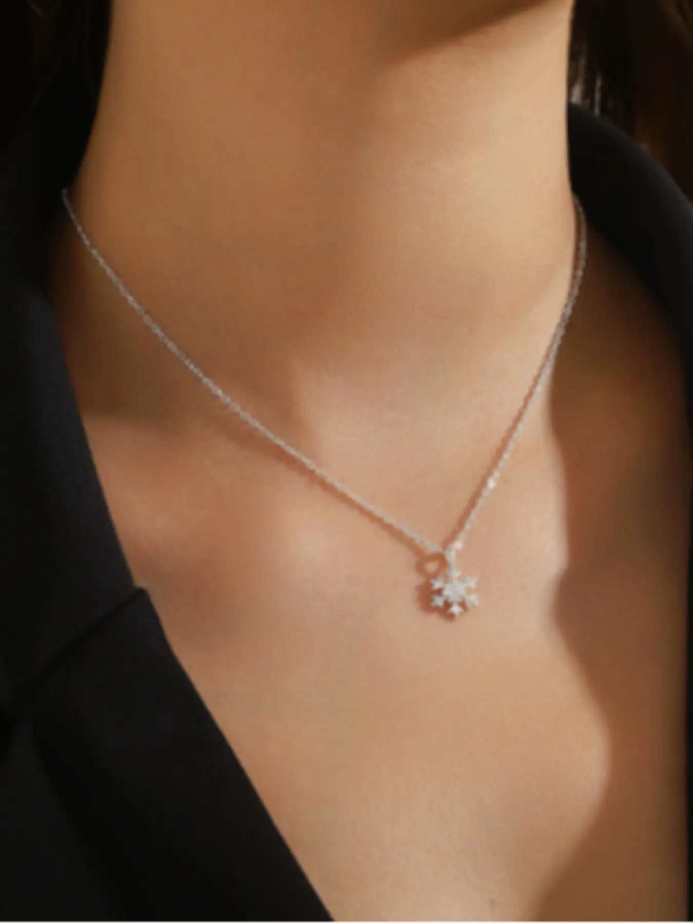 Christmas Snowflake Necklace, New Luxury Style, Unique and Elegant, Literary and Gentle, Collarbone Chain, Fashion Jewelry