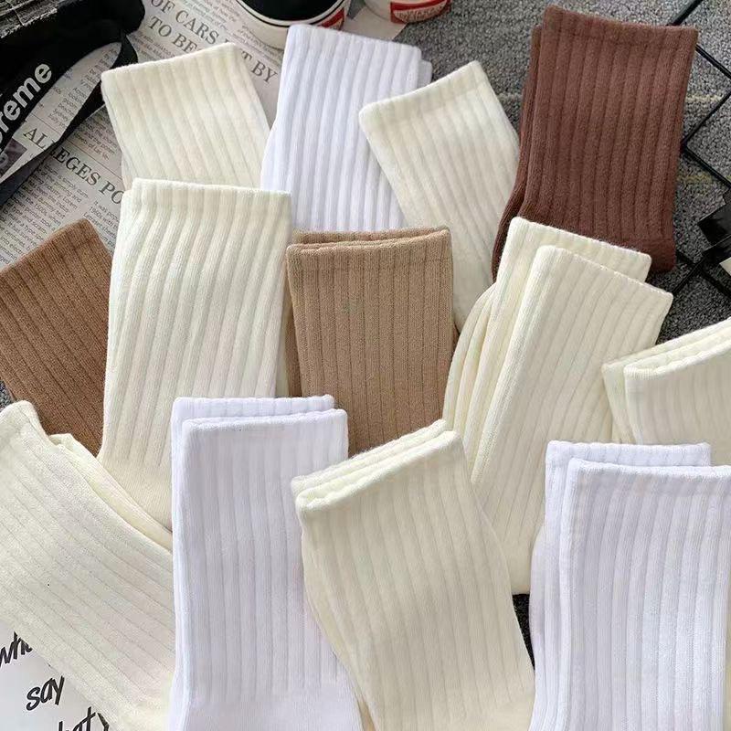 1 Pairs of Fashionable Long Socks for Men - Easy to Use & Clean, Simple & Versatile, Knitted Fabric, Classic Stripes, Daily Wear, Beige Plain Outfit Chainsaw