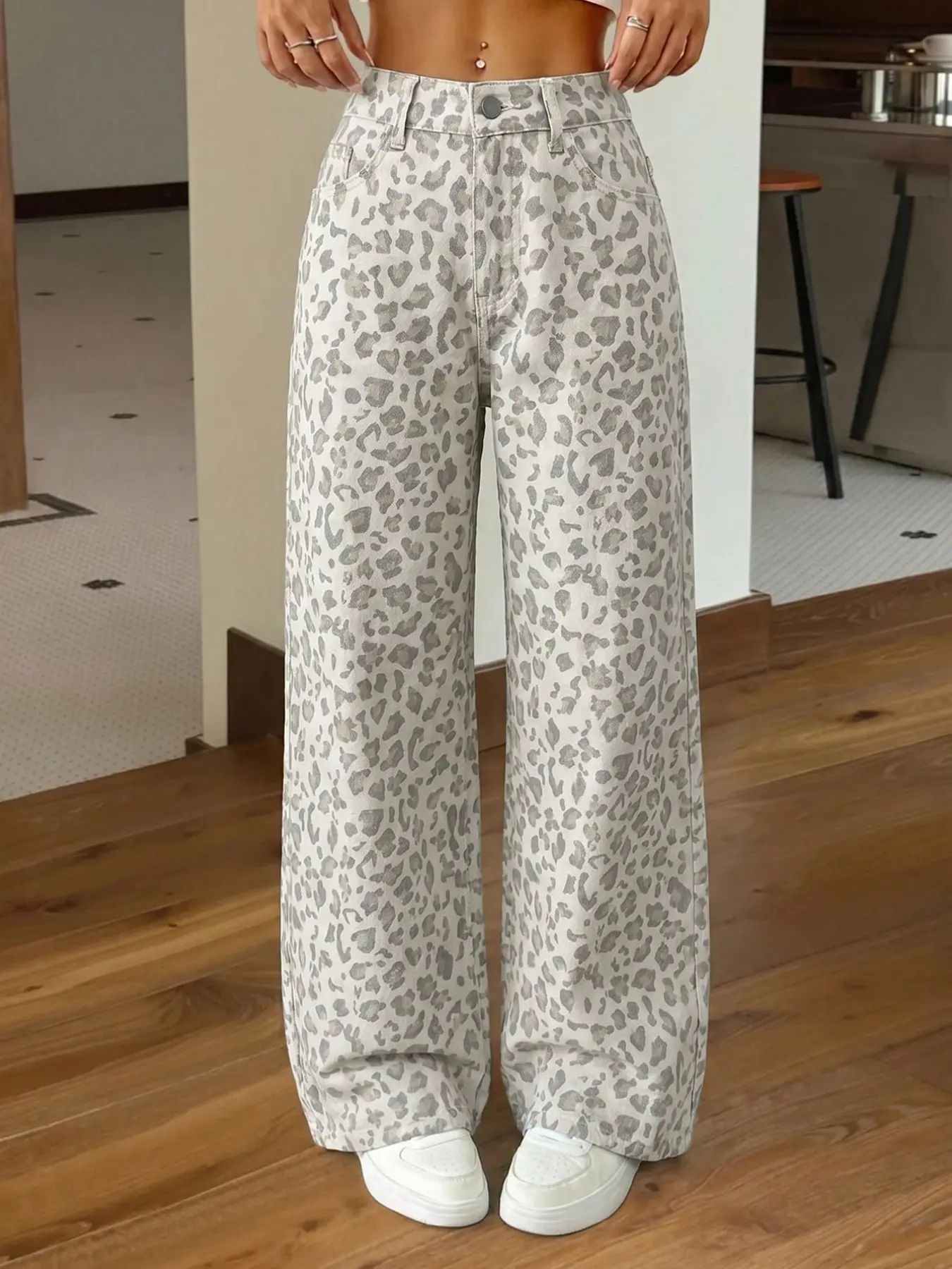 Small Size Women's Soft Washed Leopard Print Wide Leg Loose Jeans, Easy Street Style, Comfortable and Stylish, Perfect for Daily Wear
