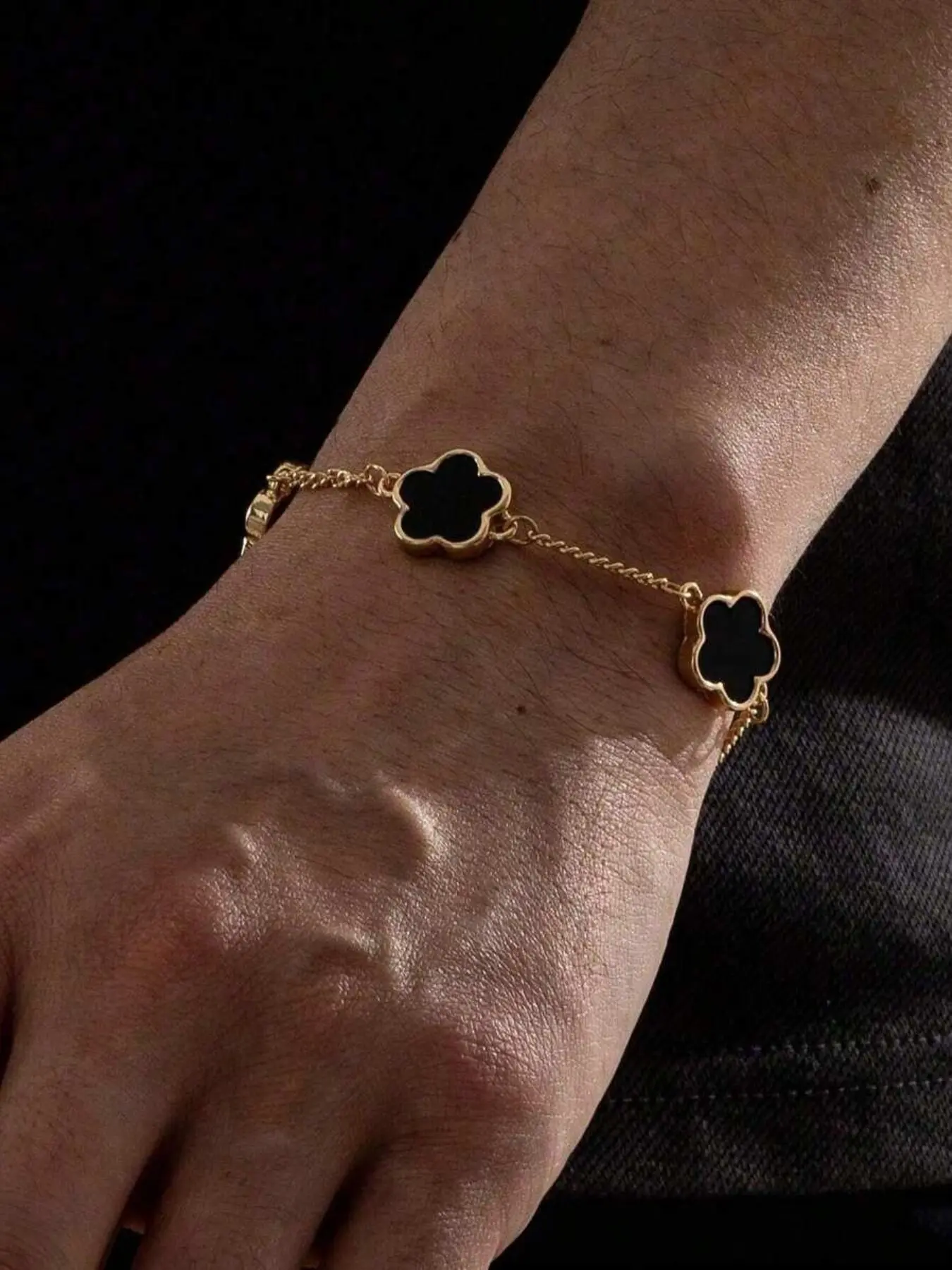 1pc Fashionable Design Classic Five Flower Charm Men's Bracelet