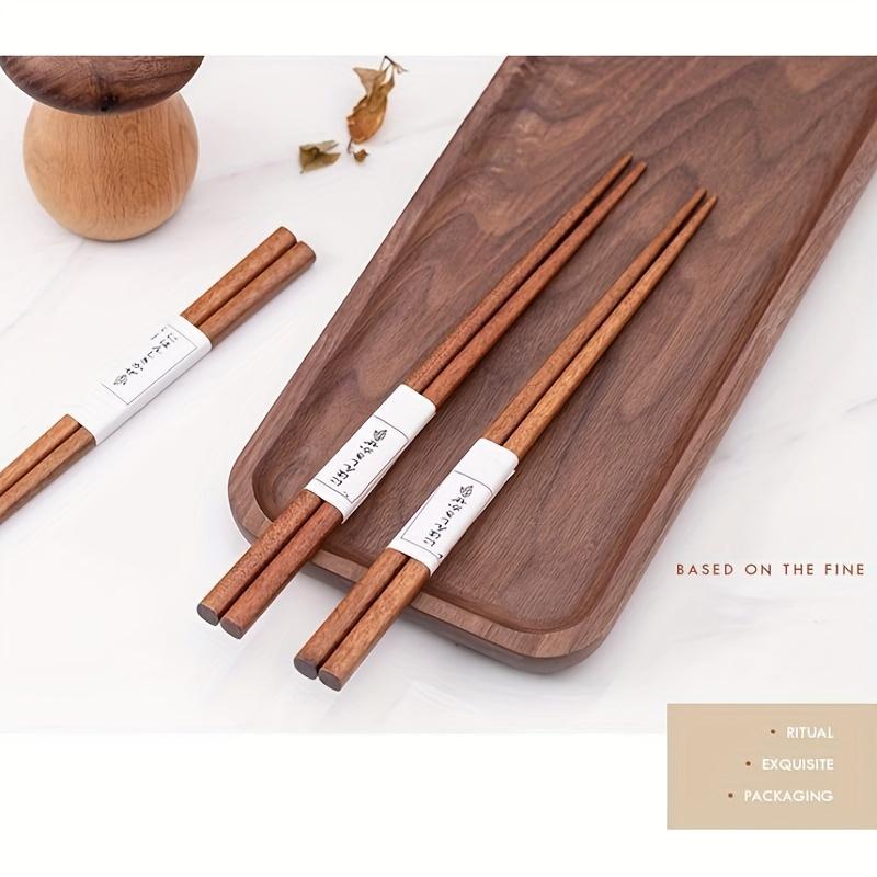 5pcs of Natural Ironwood Chopsticks, Suitable for Home Use, High-End, Non-Slip, Pointed Wooden Chopsticks.