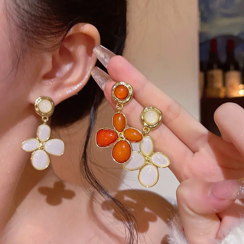 Women's Gold Flower Costume Earrings - Exquisite White Opal, Cat's-Eye Stone Floral Pendants, Distinctive Geometric Design - Ideal for Gala Dinners, Bar Parties, Copper Base
