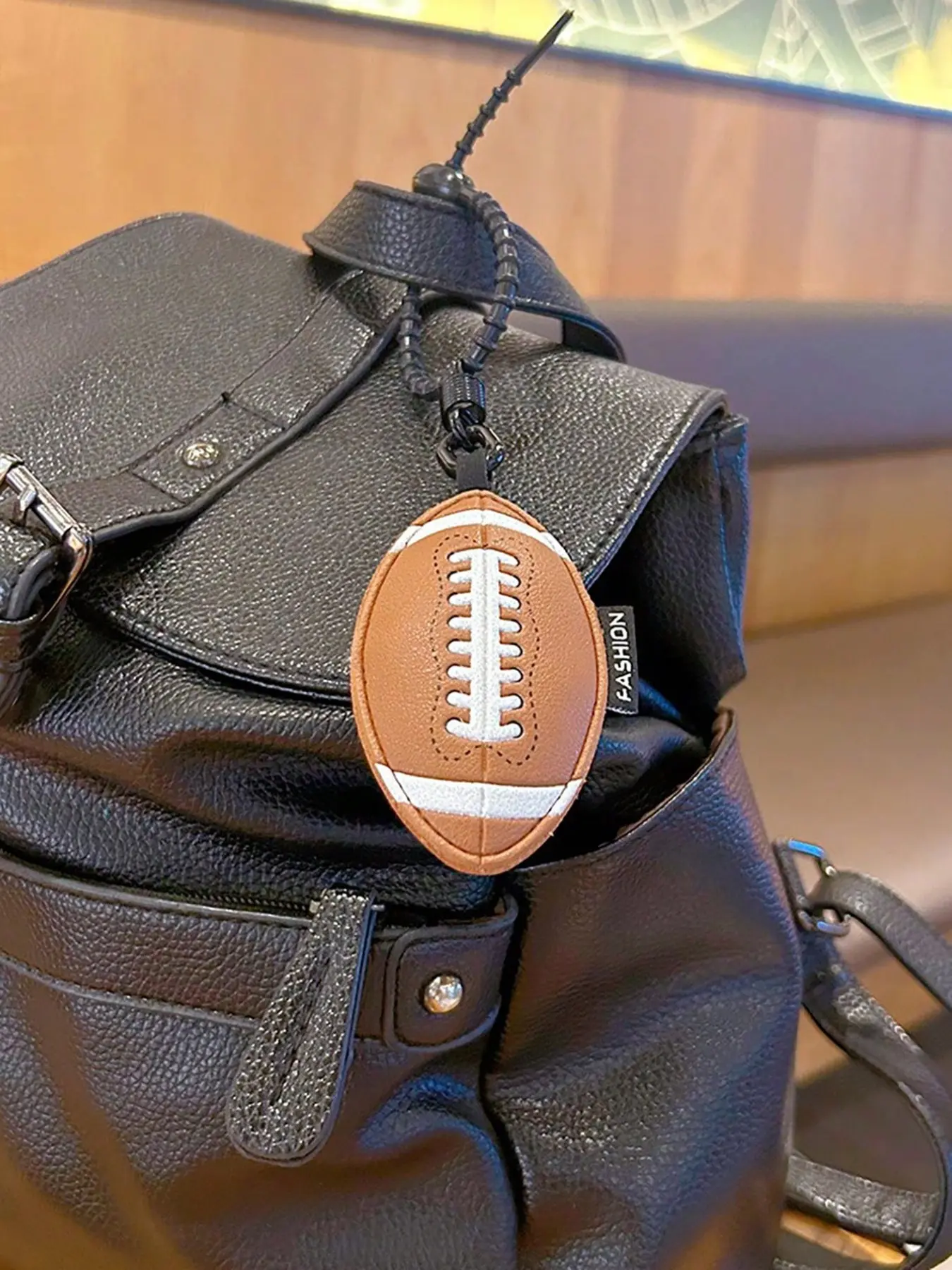 1pc Creative Leather Sports Ball Keychain Pendant, Basketball, Football, Rugby, Volleyball, Baseball, Billiard Ball Keychain Decoration, Bag Pendant, Gift For Classmates, Friends, Family, Valentine's Day, Birthday, Party Accessories