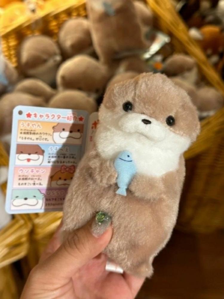 Cute Otters Holding Fish Plush Doll Keyrings Lightweight Hanging Pendant Props For School Bag Key Wallet Doll Toy Gifts 11cm