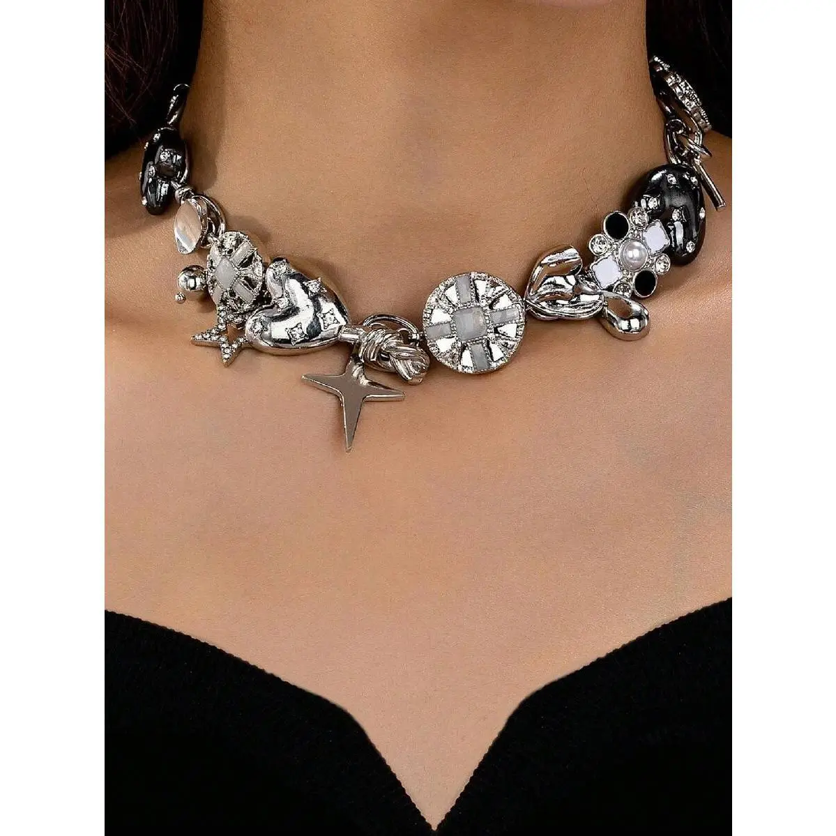 Punk Statement Necklace with a Bedazzled Rhinestone Heart Pendant, Unisex Chunky Multi-Element Zinc Alloy Jewelry for Parties & Festivals, Women, Women's Fashion, Rhinestones, Chunky Necklaces, Party Wear, Silver Heart Necklaces
