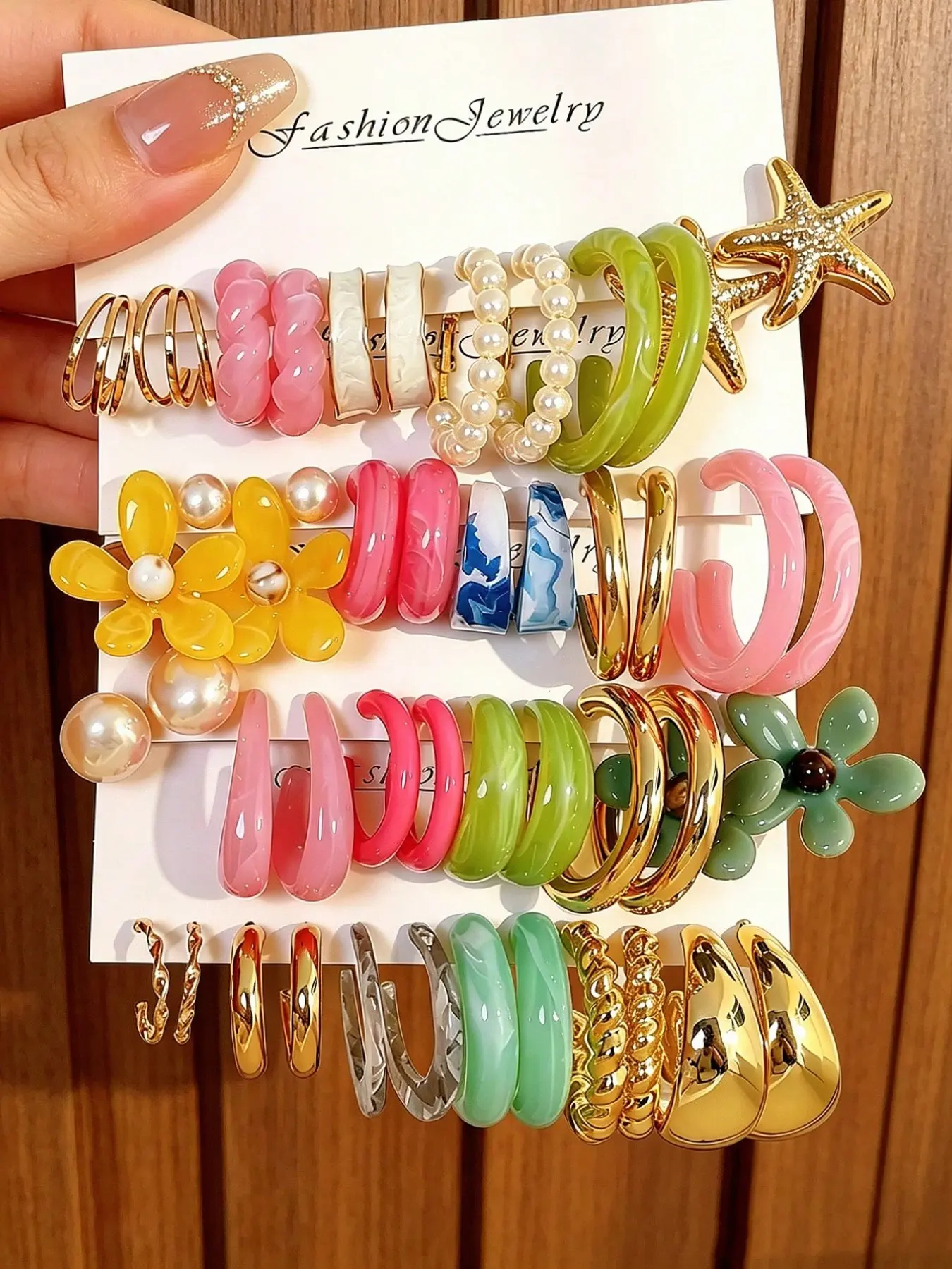 24 Pairs Colorful Bohemian Hoop Earrings Set, Floral, Starfish & Faux Pearl C-Shape Earrings for Women, Trendy Beach Vacation Jewelry, Lightweight Statement Earrings for Everyday Wear, Festival, Travel, Gift