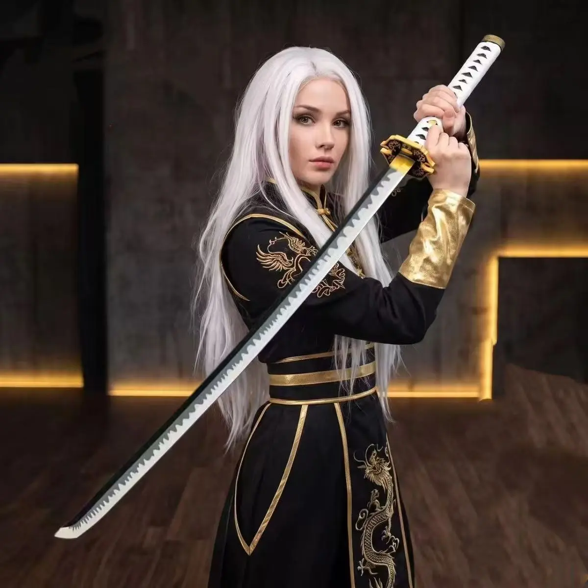 Unisex 40.94In-104cm Wooden Katana, White Wrapped Handle, Golden Carved Guard, Fully Blunt Game Cosplay Prop, Desktop Collectible Display, Holiday Fan Gift