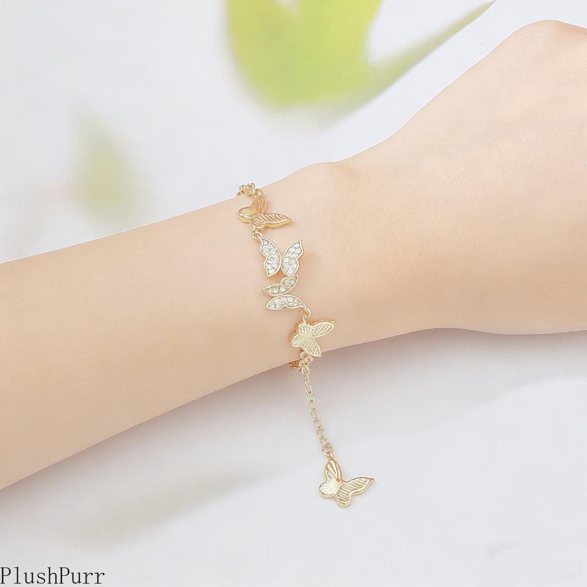 2026 Fashion Butterfly Bracelet—The Ultimate Gift for Your Best Friend. A true spring statement piece, featuring a captivating design that is effortlessly versatile—making it the perfect present for your dearest friends.