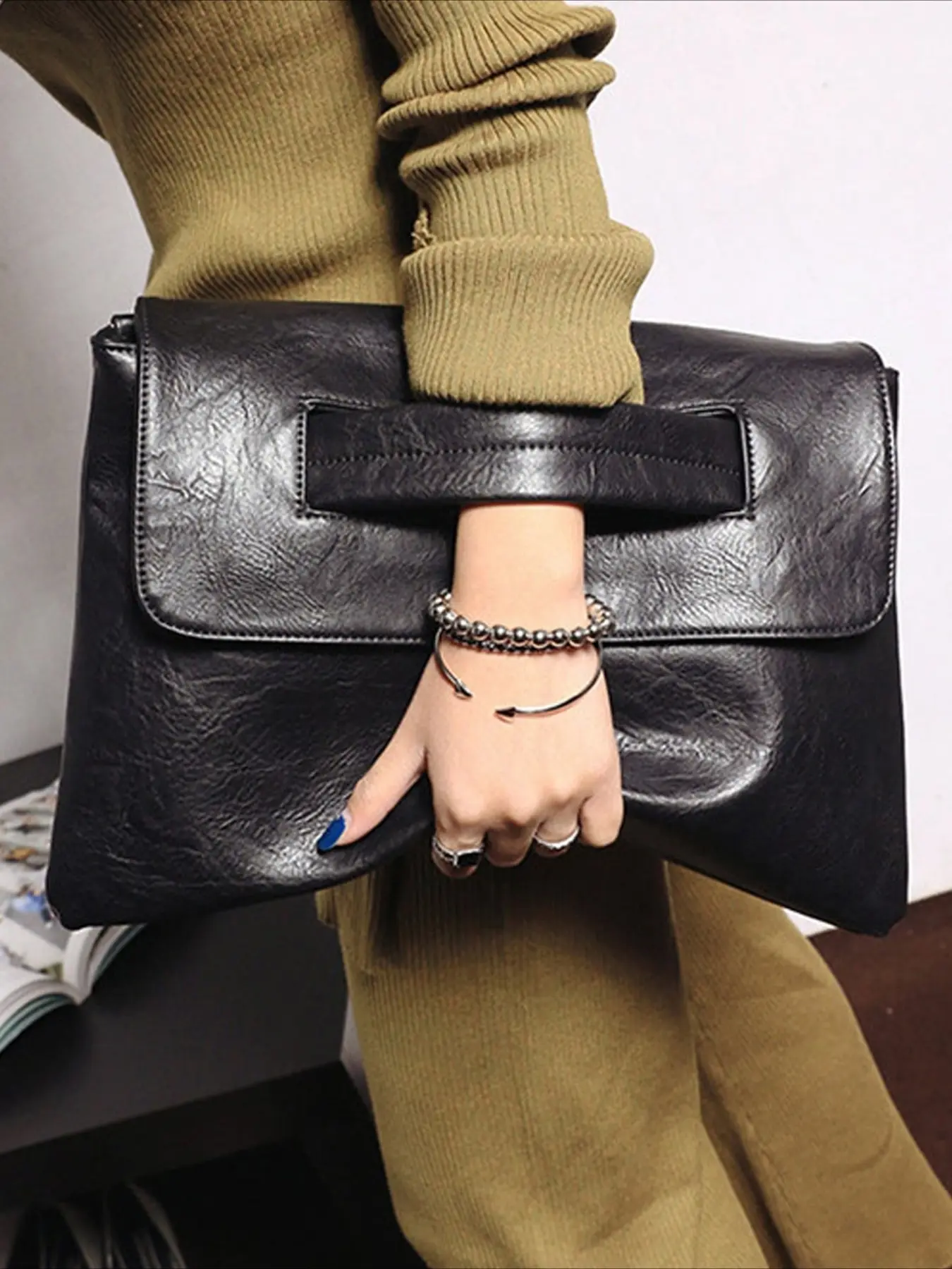 Large Capacity Single Shoulder Handbag That Can Accommodate Laptops, Stylish Women's Envelope Style Handbags, Computer Bags, and Women's Trendy Large Handbags