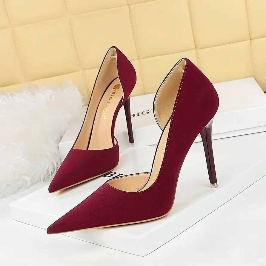 YYT1 Simple Banquet High Heels, Stiletto, Deep Cut, Pointed Toe, Side Hollowed Out, Retro Lychee Pattern, Women's High-Heel Pumps