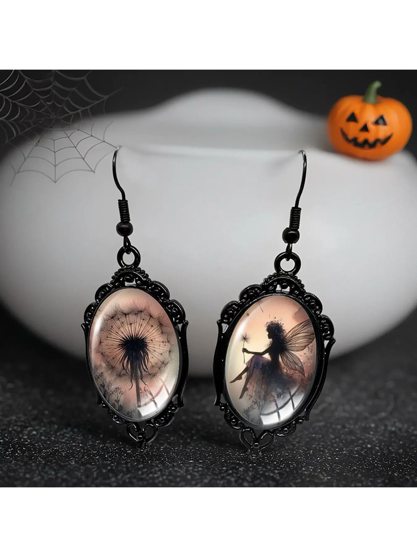 Vintage black lace daisy fairy ear hooks in dark and dreamy style long earrings for Halloween atmosphere, unique and personalized outfit accessory.