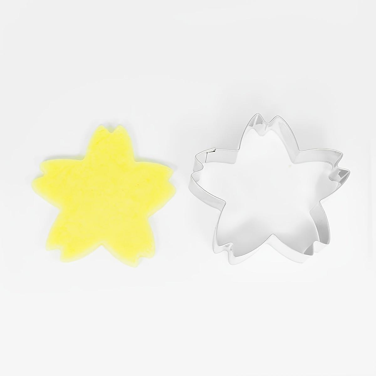 Flower-shaped, Cherry Blossom Design Stainless Steel Cookie Cutter, Easy to Release, Perfect for Home Baking and Dessert Shops to Easily Bread and . Suitable for Both Clay and Baking, Ideal for Wedding/Valentine's Day/birthday Party Baking