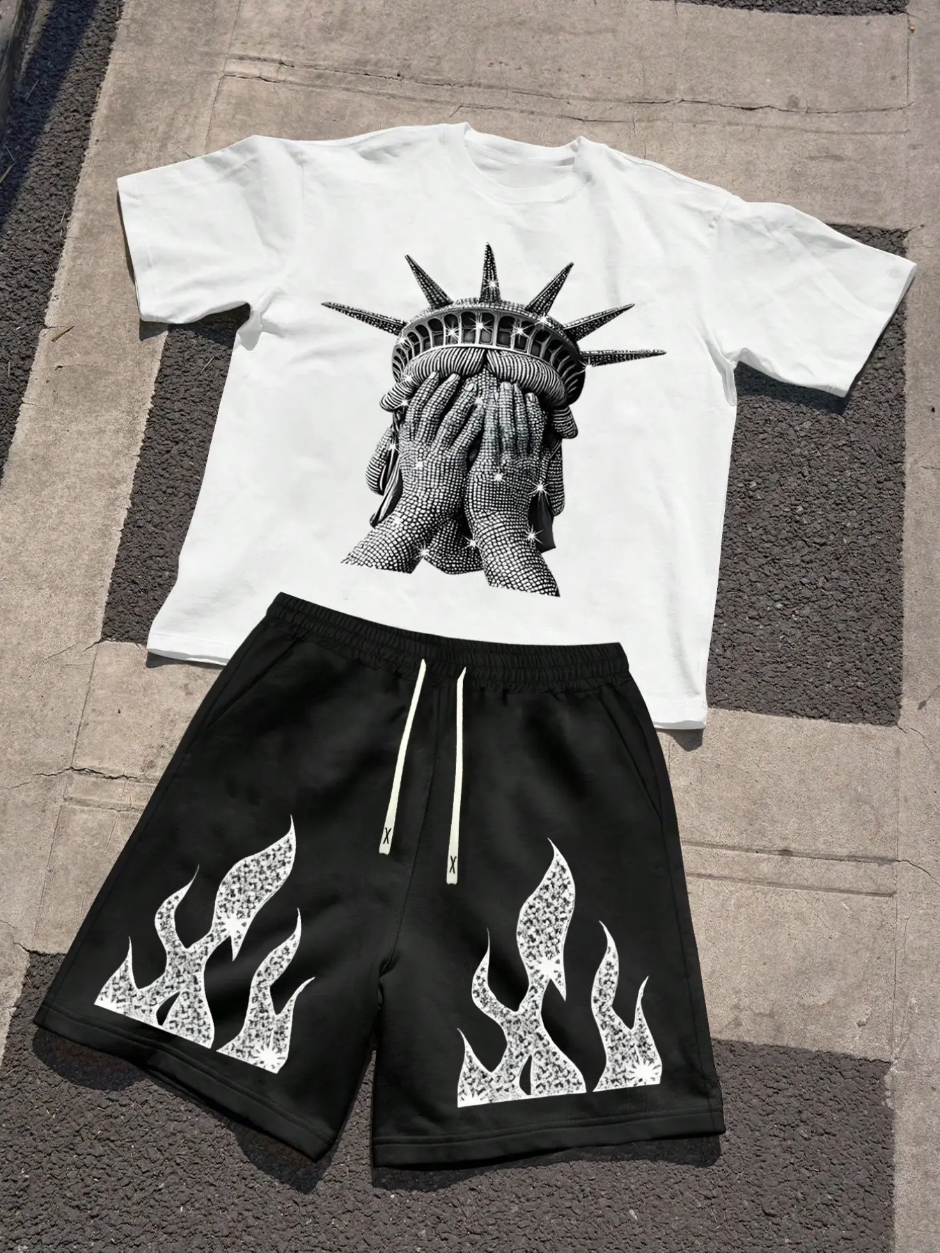 Men's Summer Set, Trendy Graphic Statue of Liberty & Flame Print Round Neck T-Shirt + Outdoor Drawstring Shorts, Casual Loose-Fit