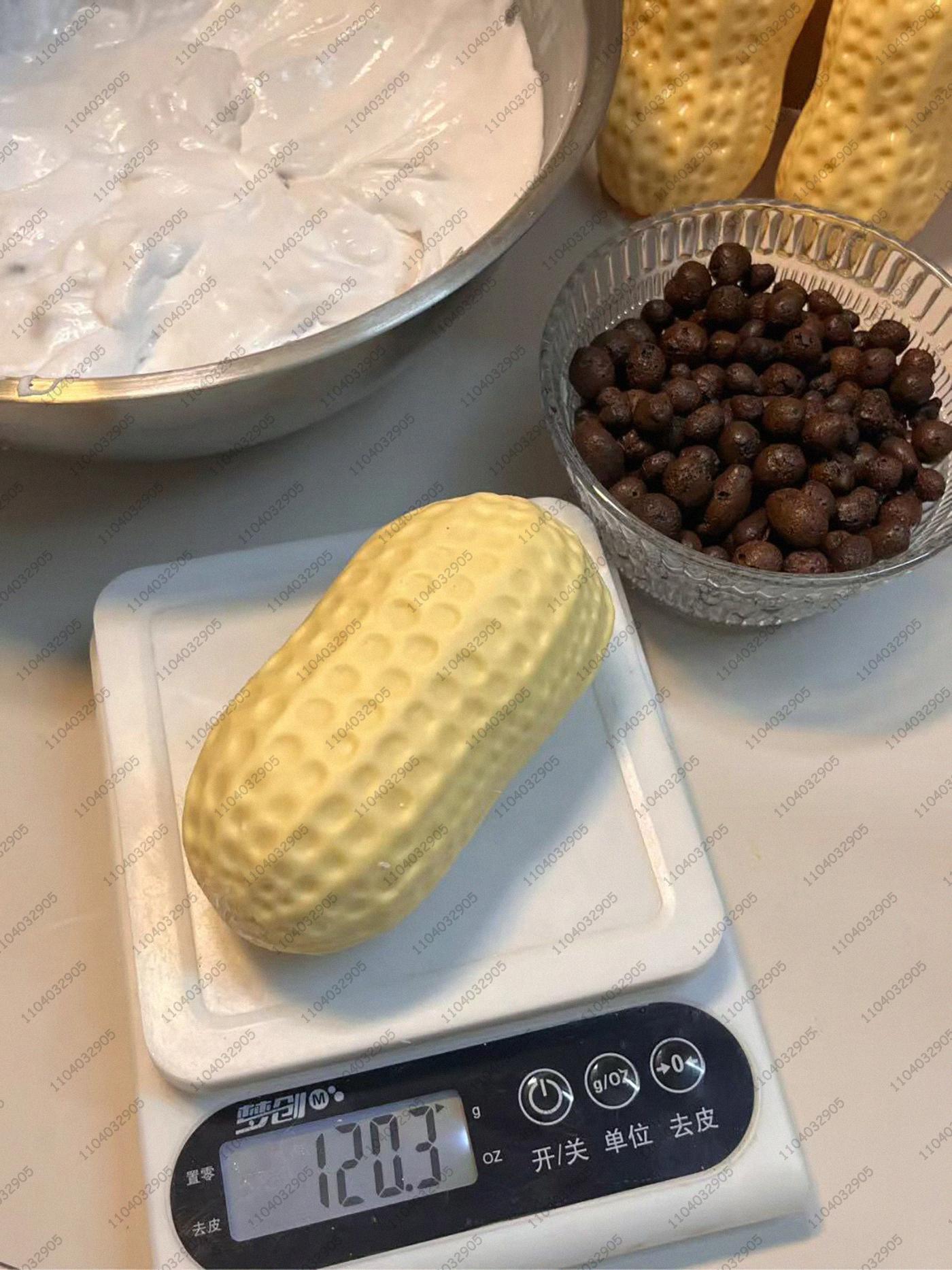 Peanut Stress Ball Crunchy Squeeze Ball Squishy Toy Buttery-Soft Feel Fidget Toy ASMR Sensory Anti Stress Toys for Kids & Adults