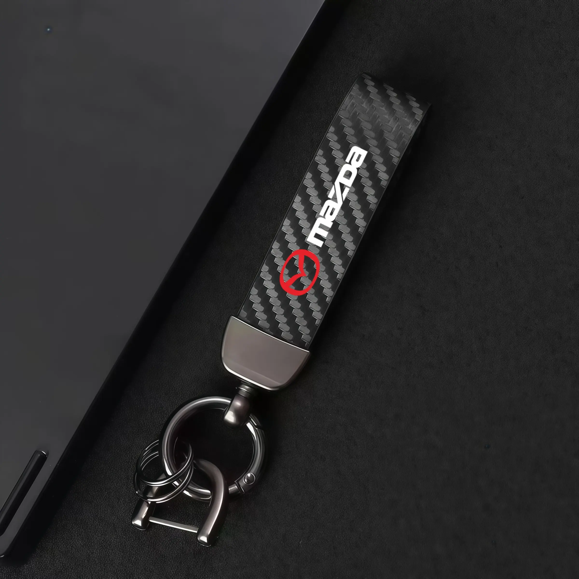 1pc Car Keychain 360 Degree Rotating Horseshoe Buckle, Lightweight Keychain for Mazda Models, Cool Keyrings for Car Keys
