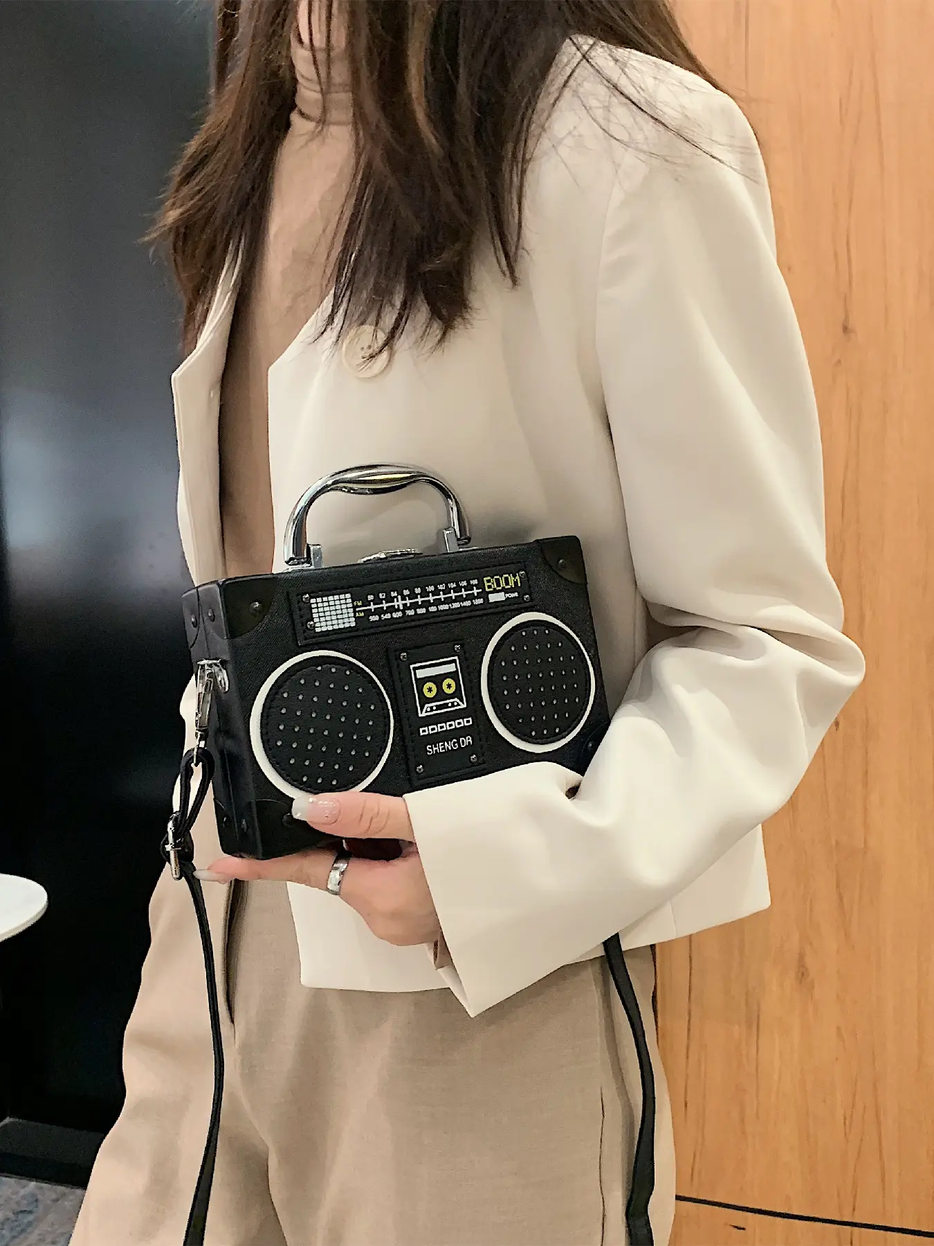 Novelty Retro Boombox Shaped Crossbody Bag, Vintage Radio Box Clutch Purse with Handle, Fun Unique Shoulder Bag for Women