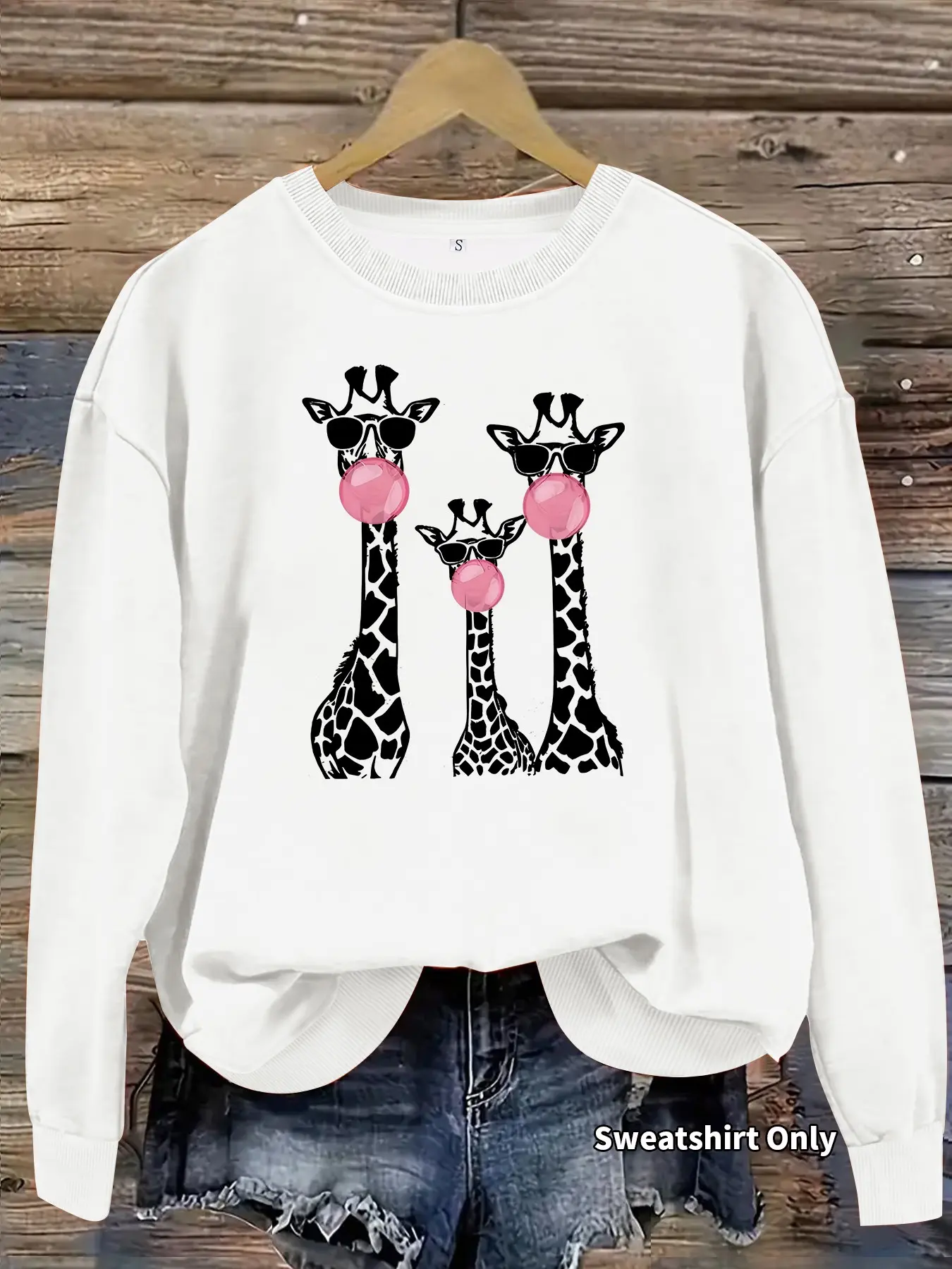 Women's Casual Long Sleeve Sweatshirt, Giraffe Bubble Gum Print, Soft Fleece, Fall & Winter, Durable Fabric