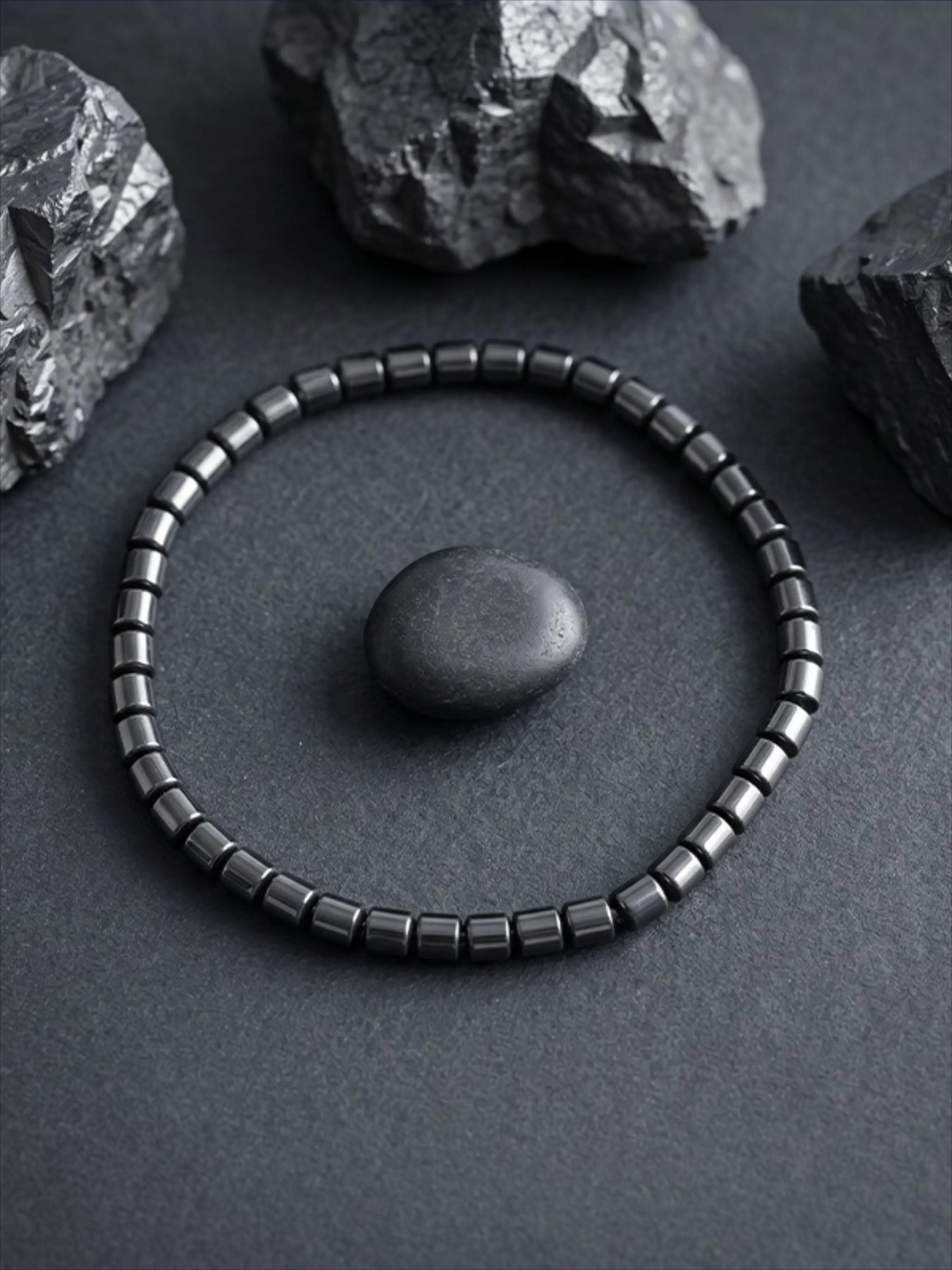Unisex Chalcedony Crescent Bracelet, Elastic Non-Discoloring Hypoallergenic, Fashion Jewelry, Versatile Gift for All Seasons